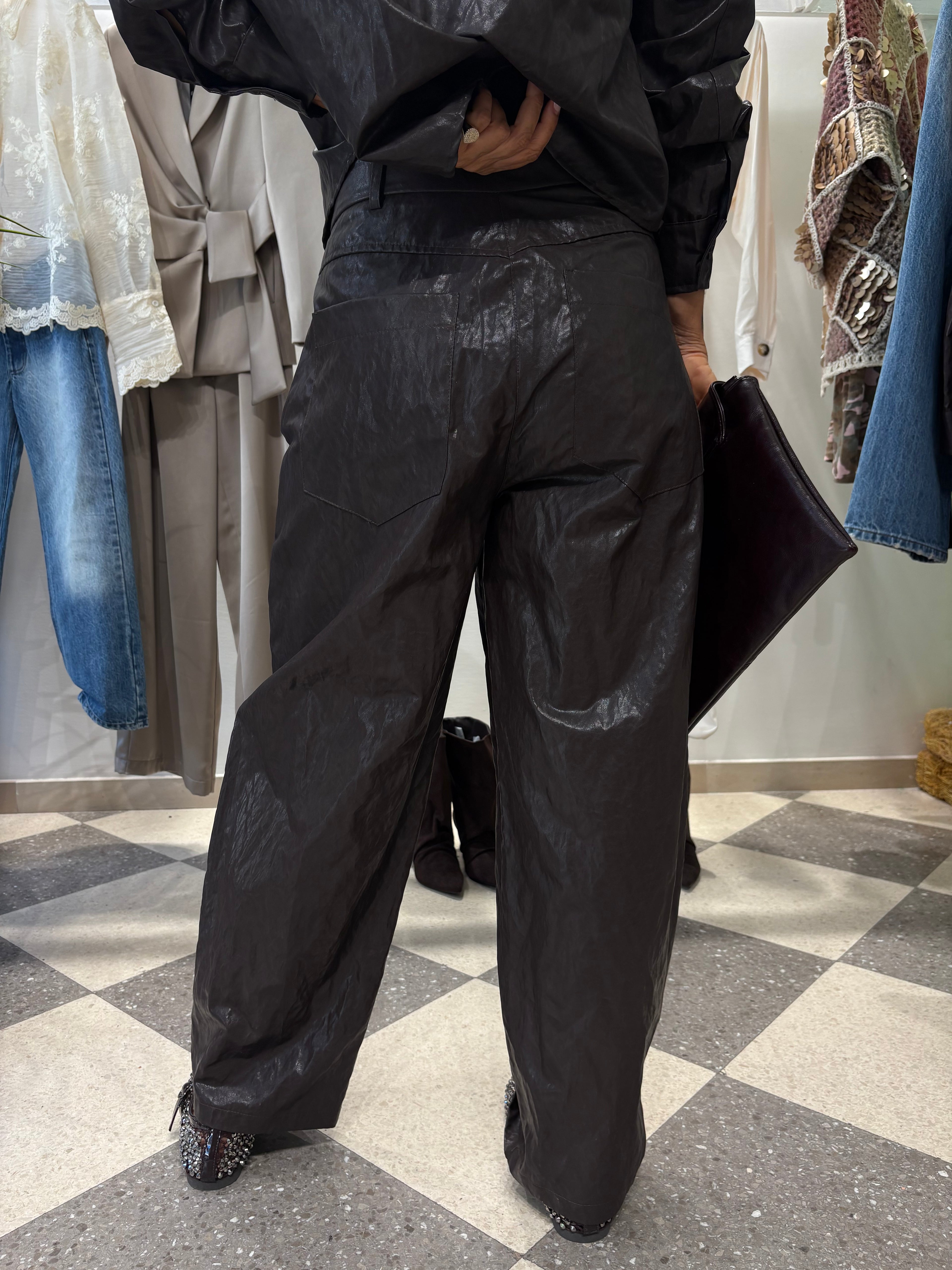 Pantalone effetto pelle testa di moro