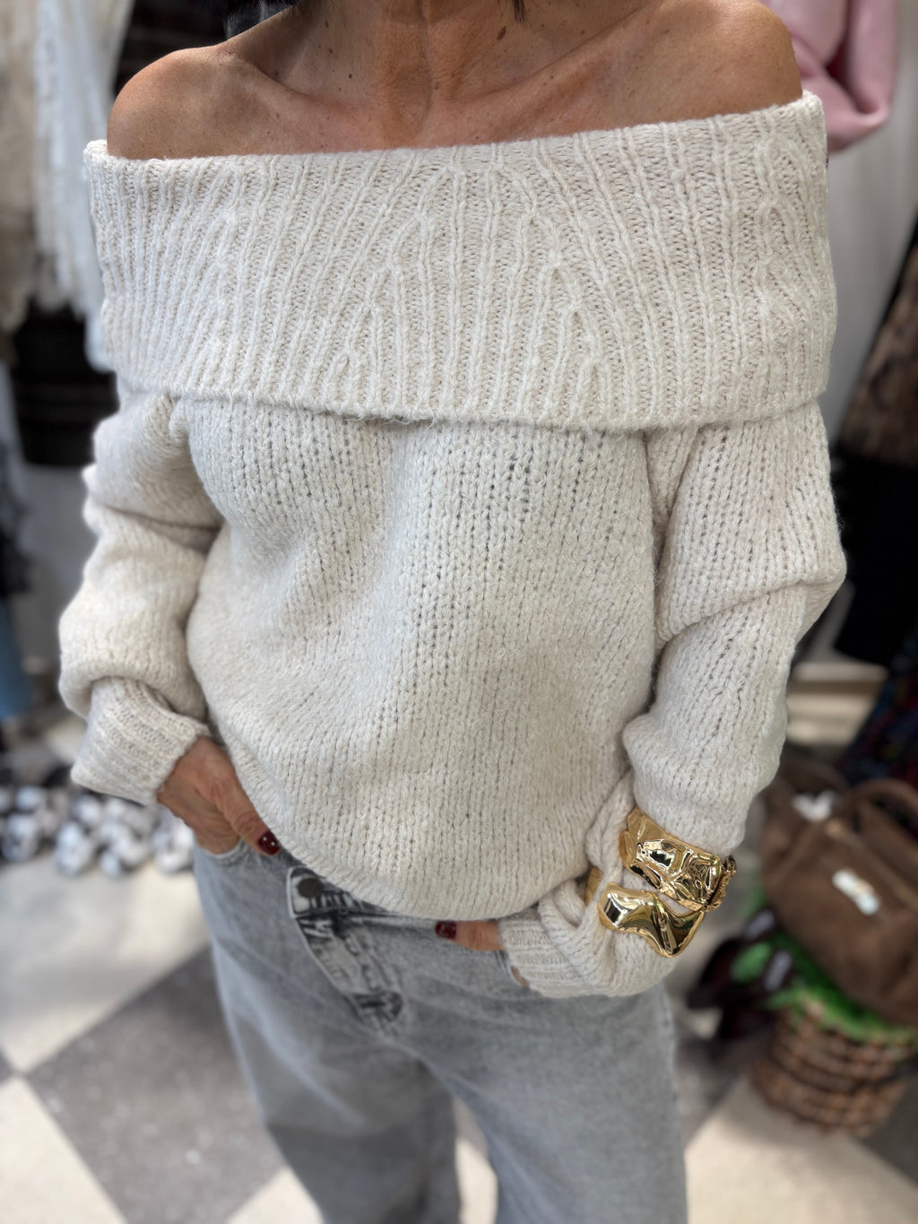 Motel maglione spalle scese