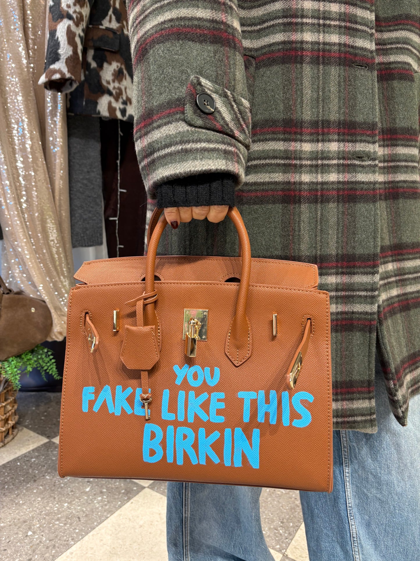 Borsa dipinta a mano in ecopelle – “You fake like this Birkin