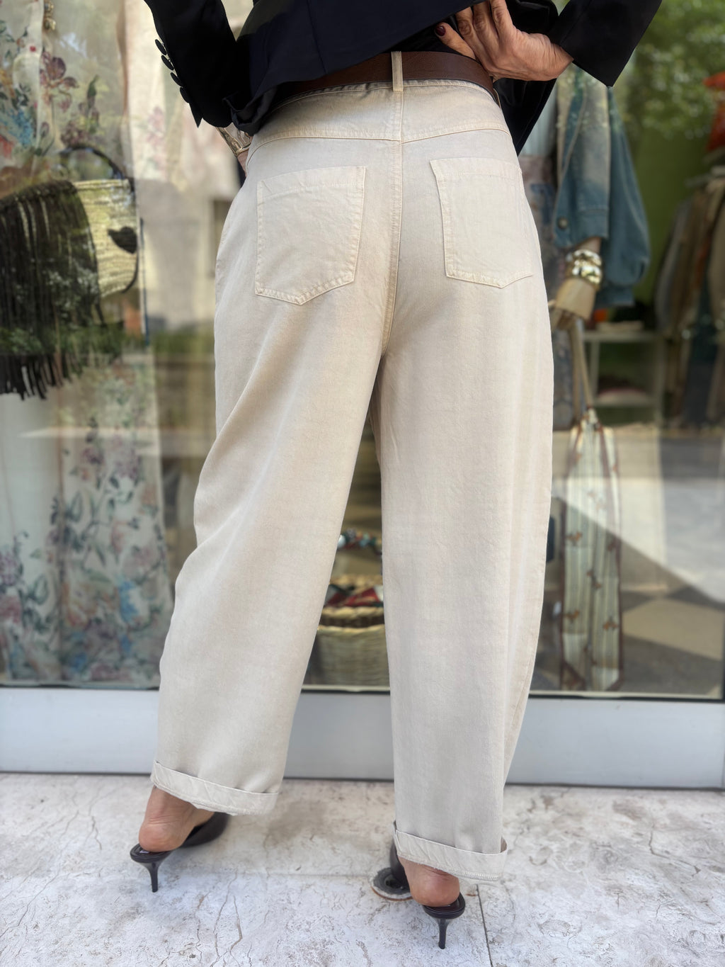 Pantalone barrel morbido sabbia