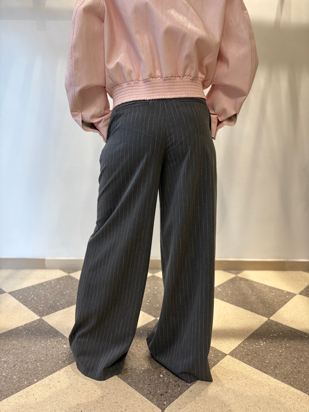 Pantalone palazzo gessato gamba over