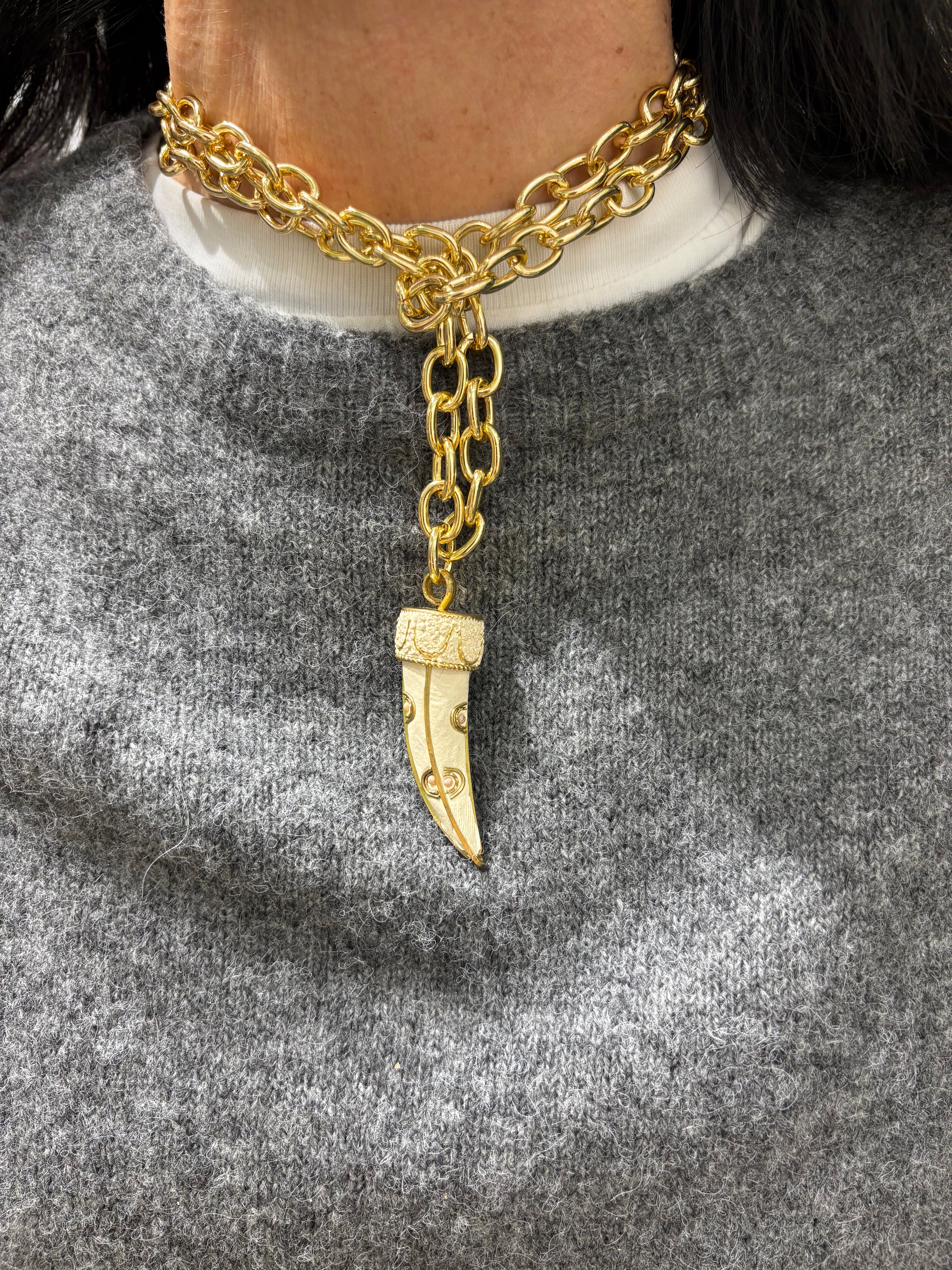 Collana con charm corno burro e maglia a catena