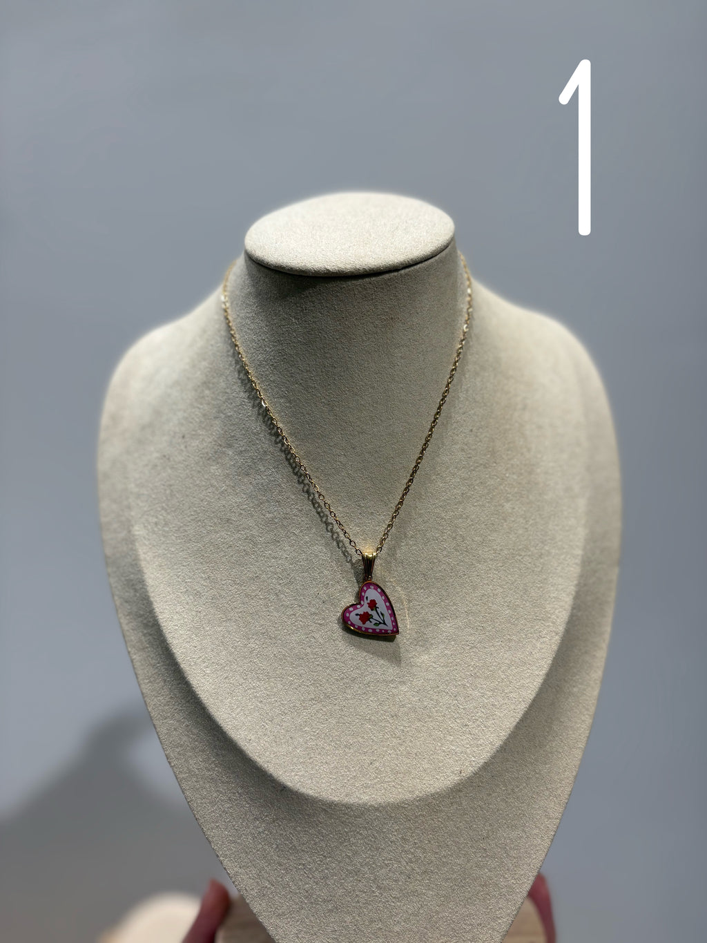 Collana con charm smaltato