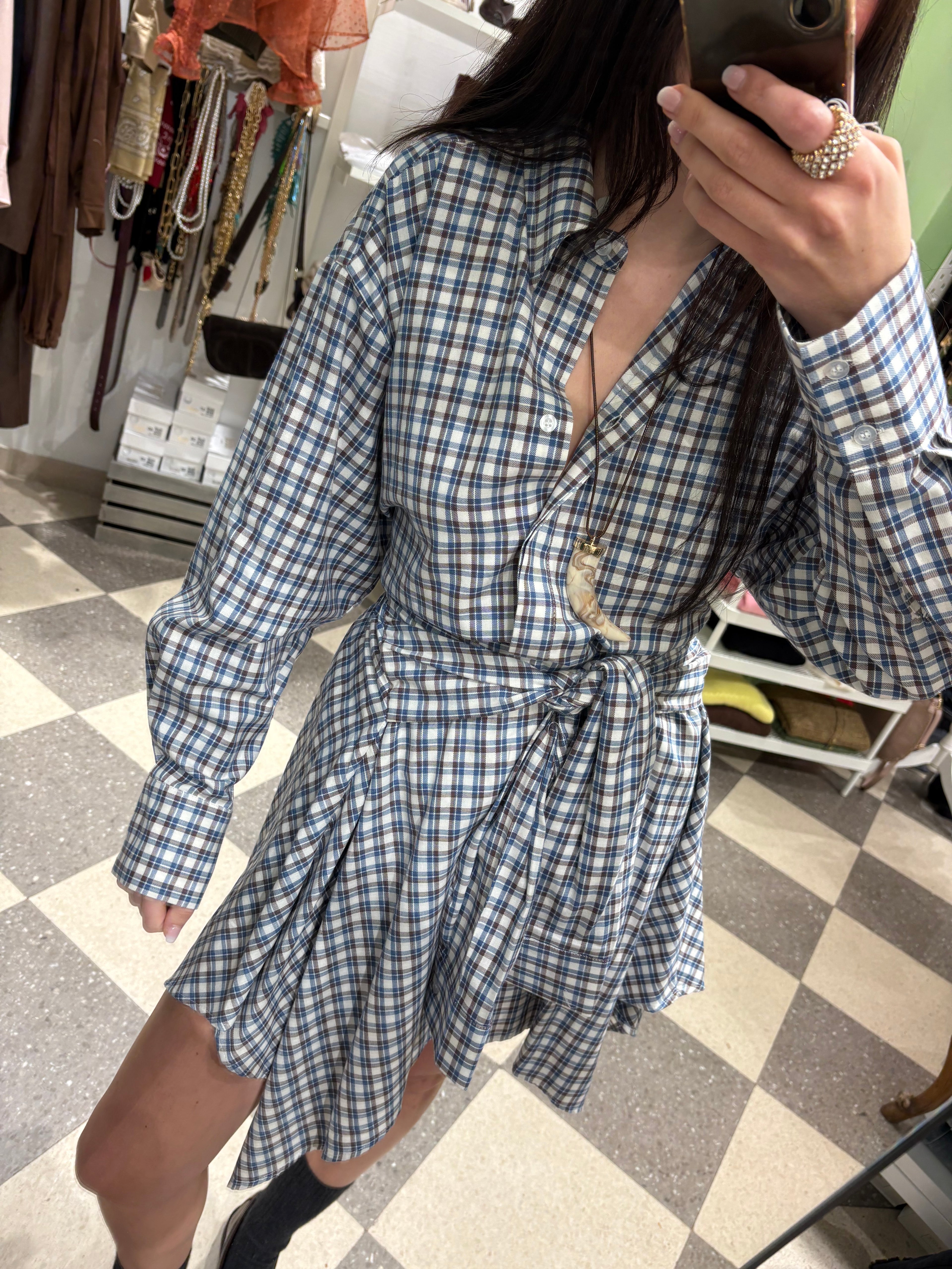 Coordinato camicia e gonna check con nodo