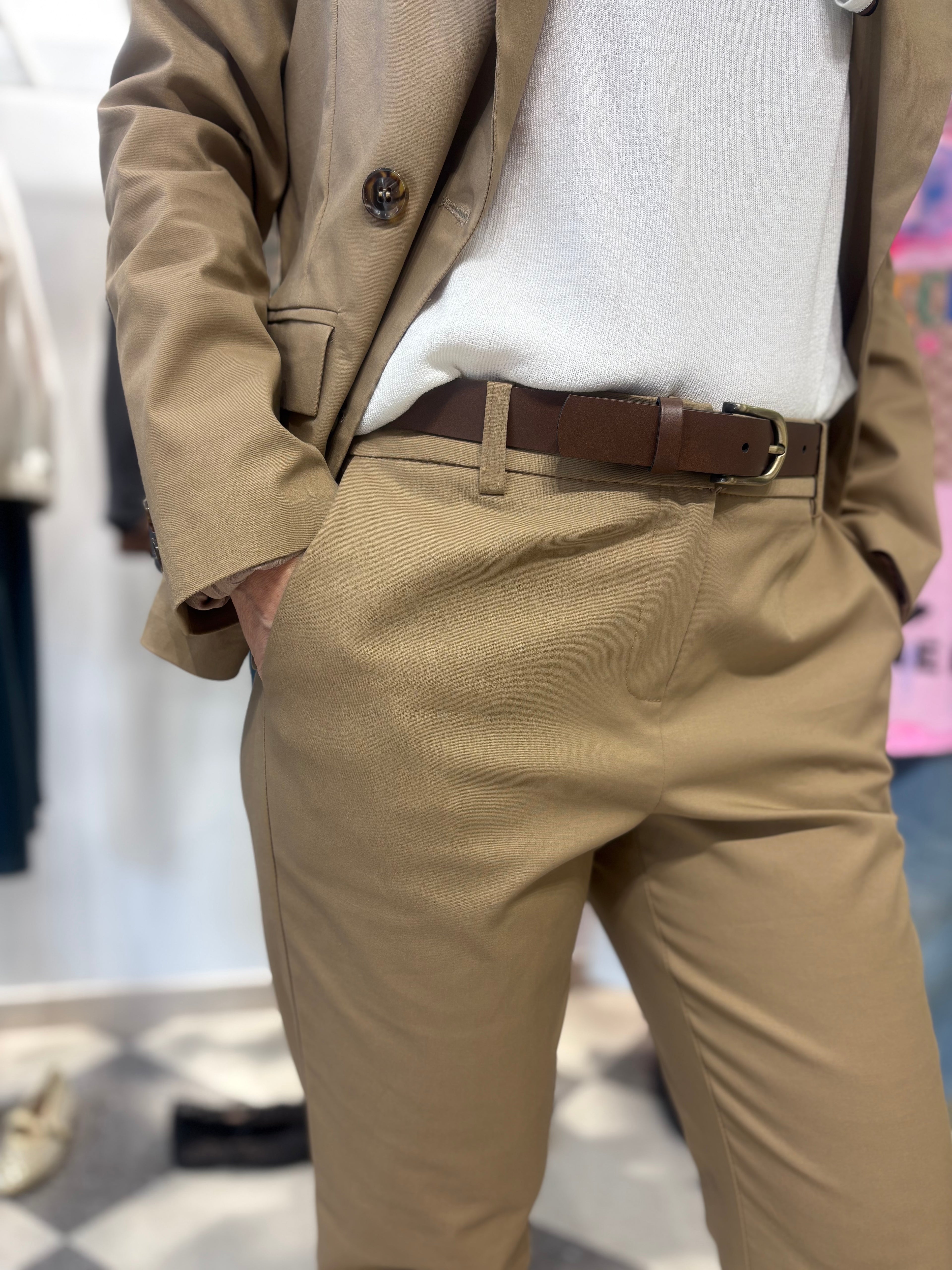 Pantalone gamba a sigaretta sabbia