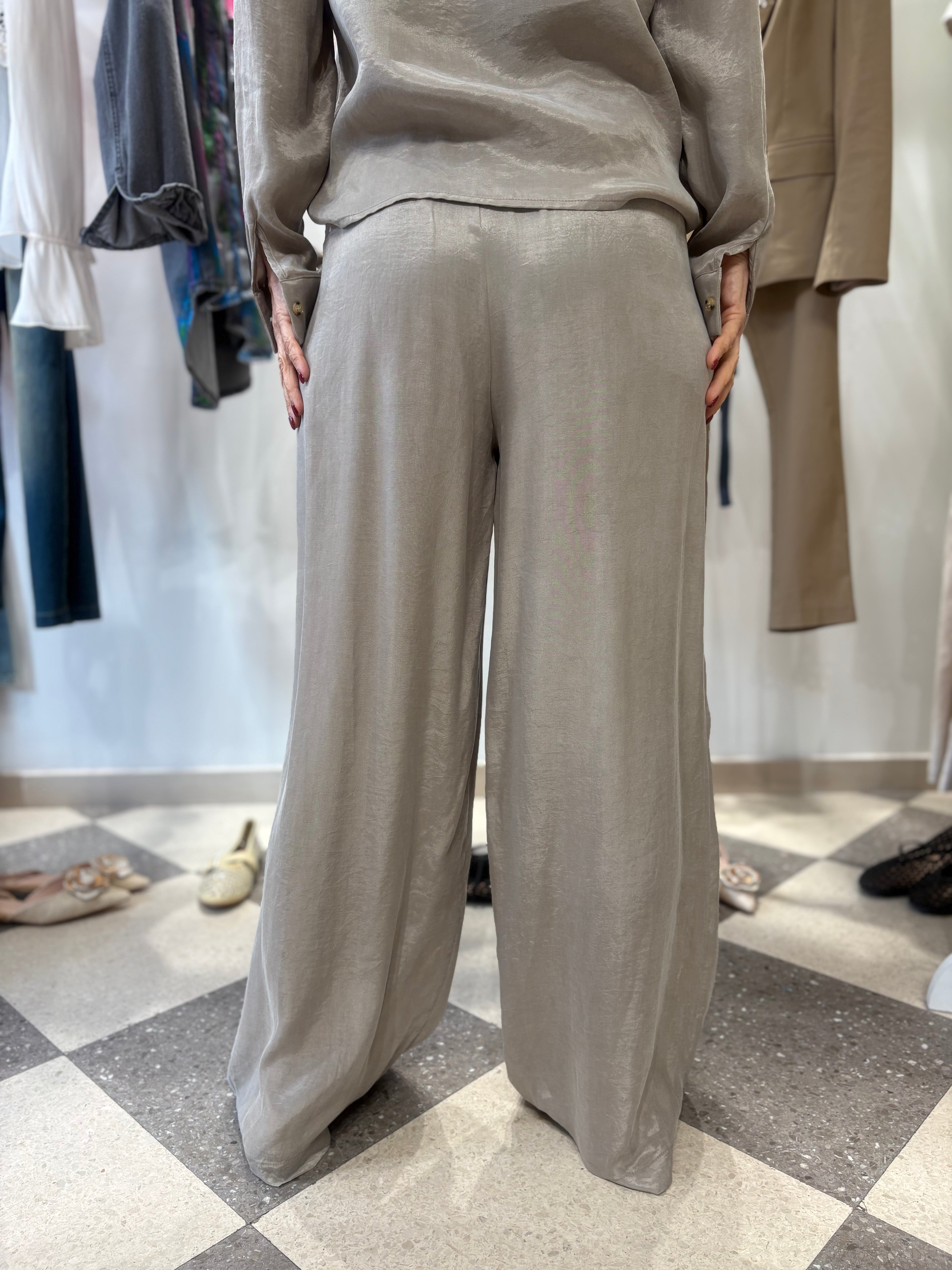 Pantalone scivolato con elastico in vita