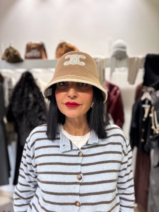 Cappellino in cashmere e viscosa