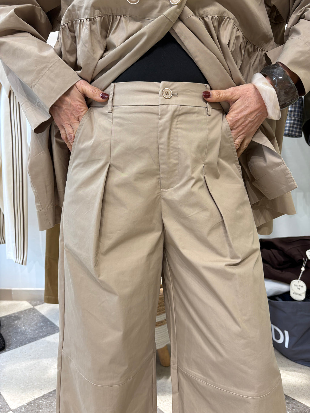 Coordinato Beige Doppiopetto con Pantalone cropped