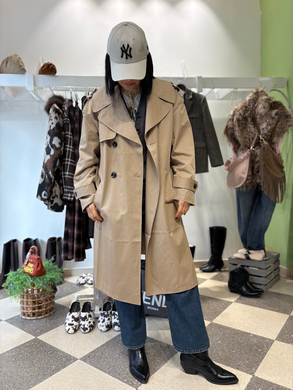 Trench custom dipinto a mano Life is Gucci