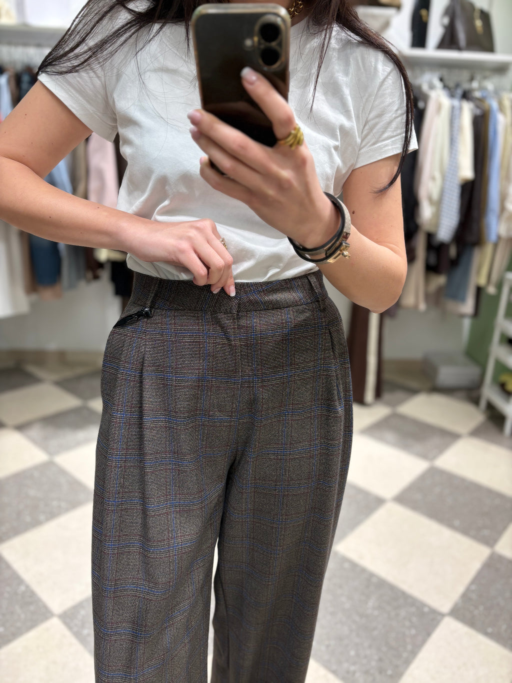 Pantalone palazzo check marrone con riga blu