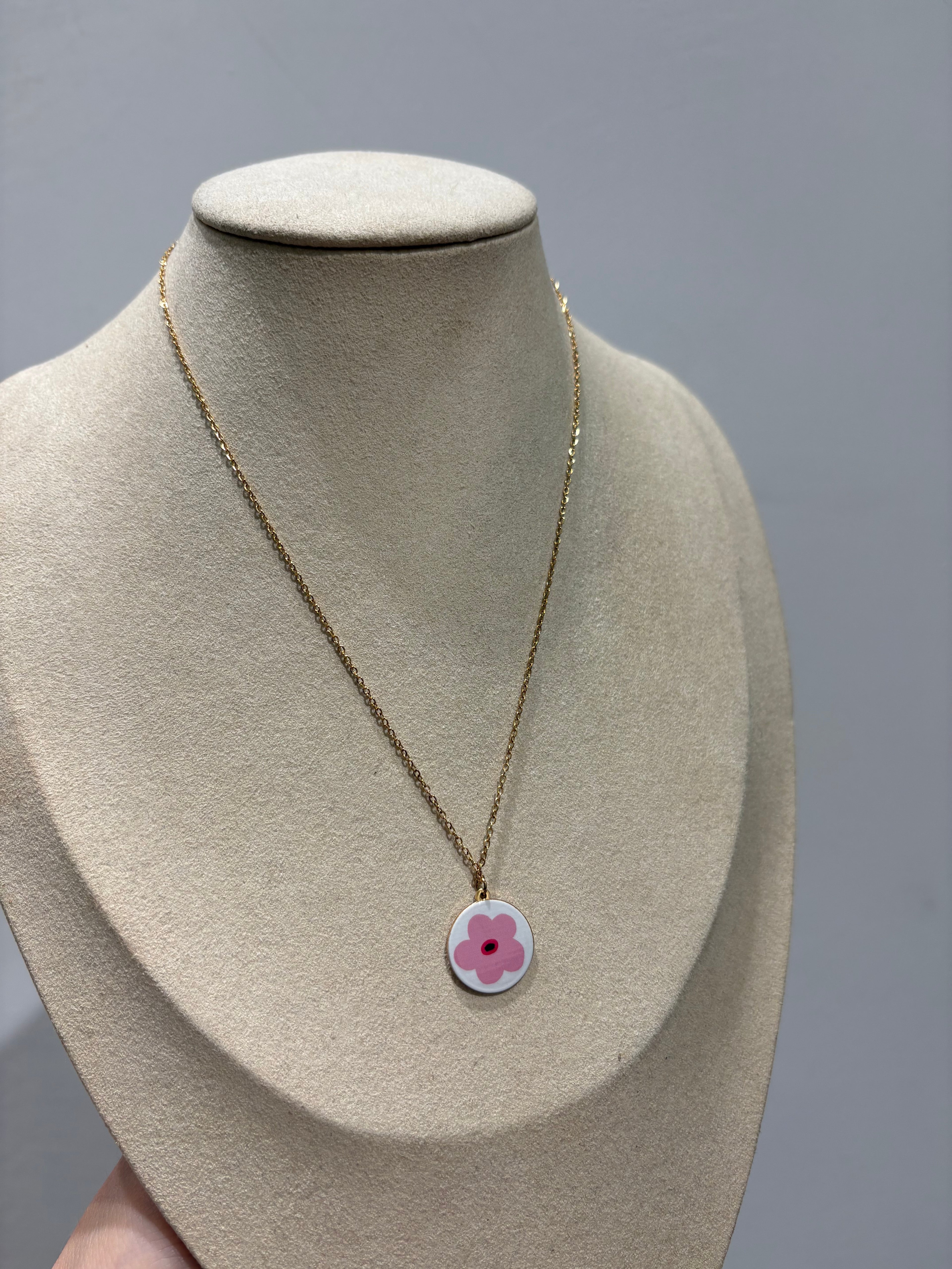 Collana con charm smaltato