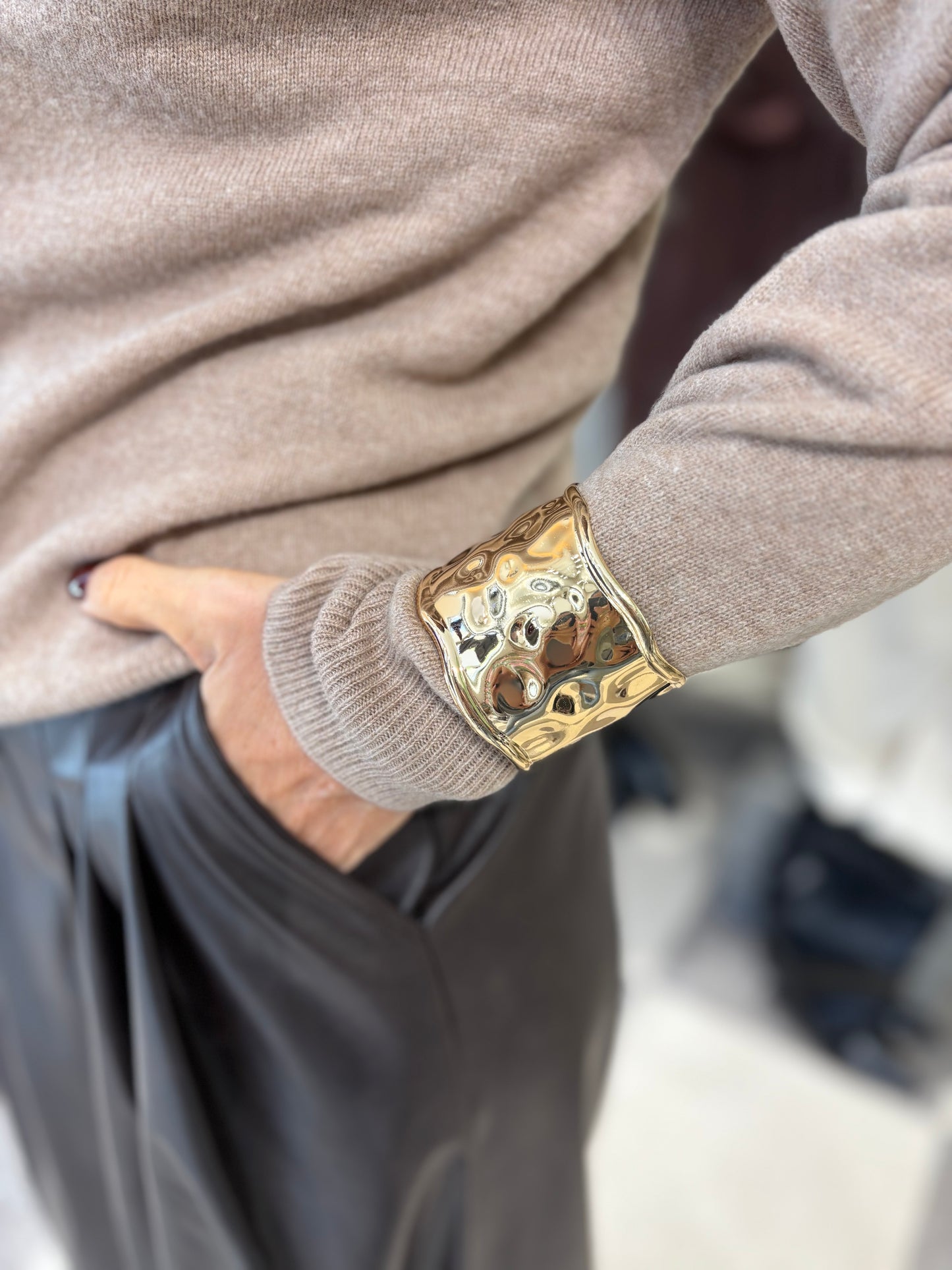 Bracciale wrist band martellato