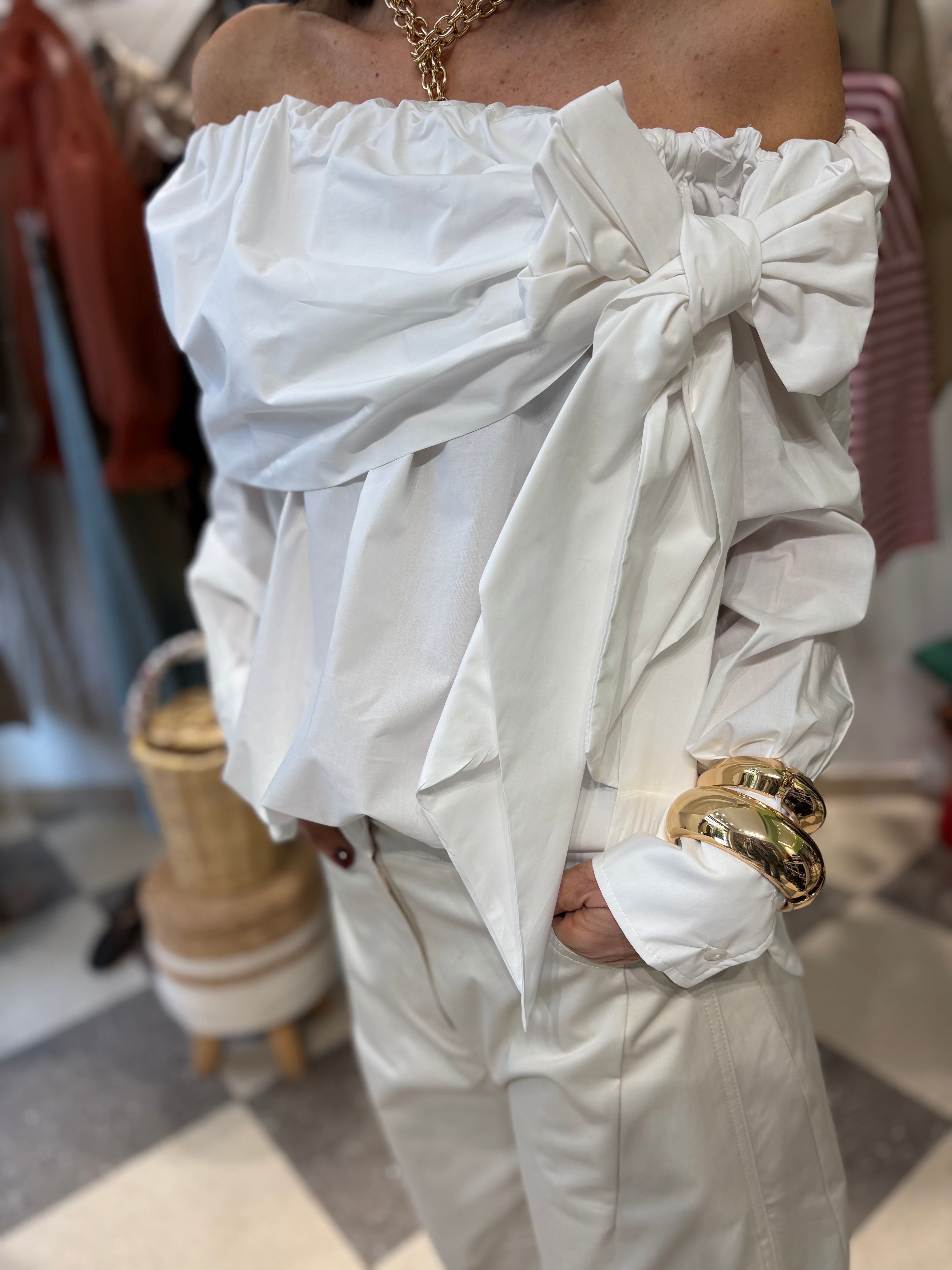 Motel | blusa con spalle scese e dettaglio fiocco