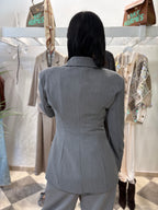 Blazer grigio sartoriale con fiocco