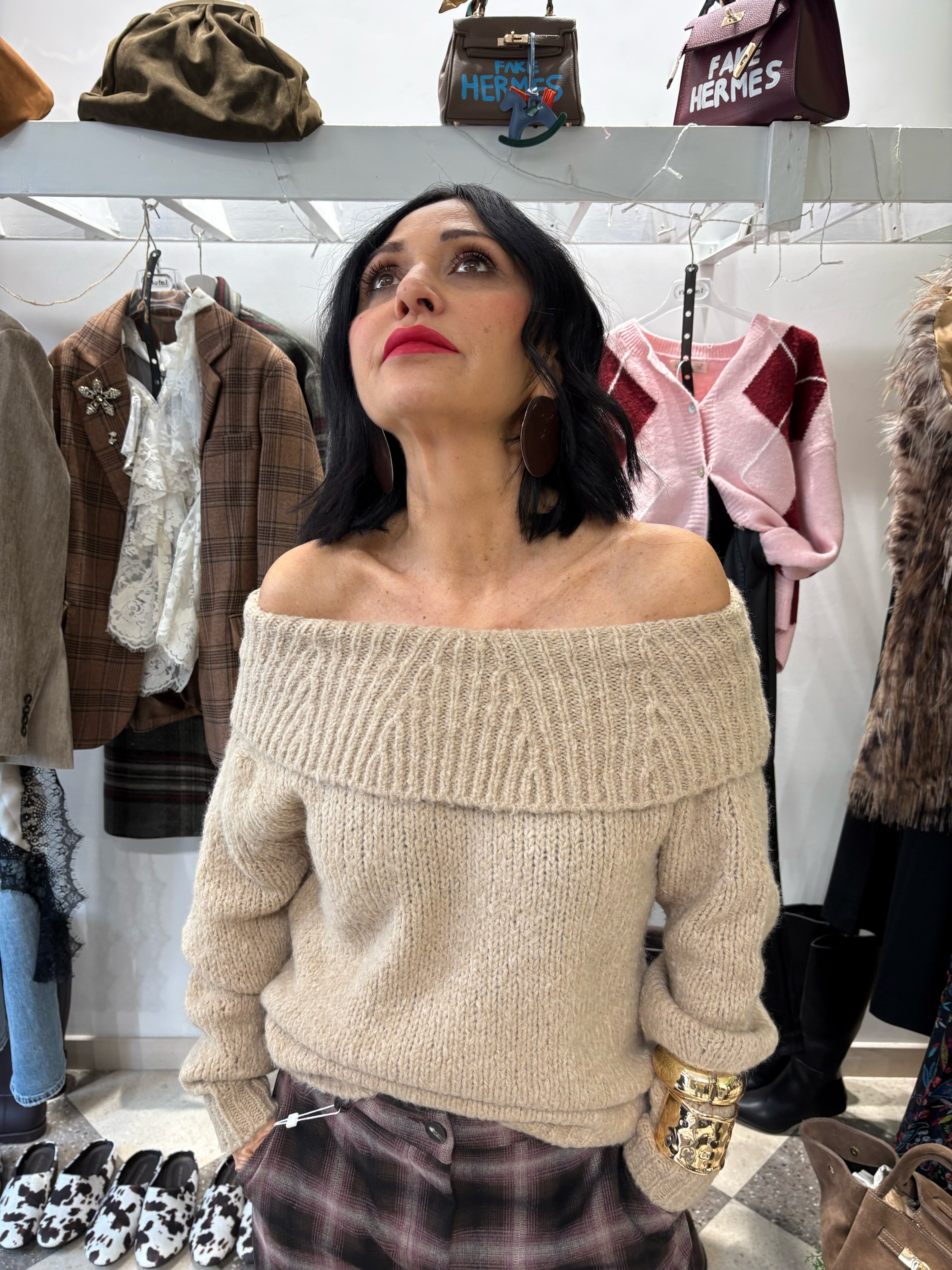 Motel maglione spalle scese