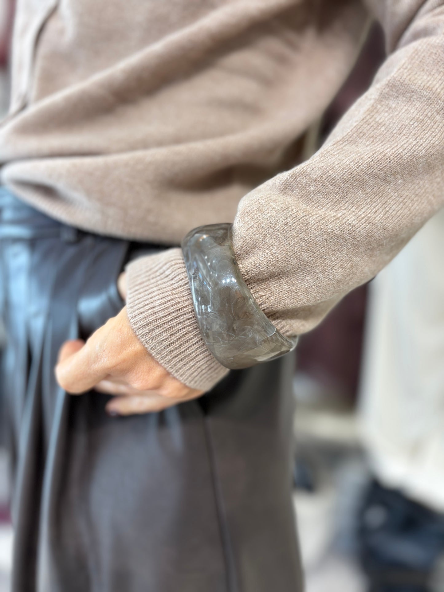 Bangle in resina color fango