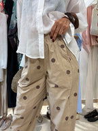 Pantalone gamba dritta pois - sabbia