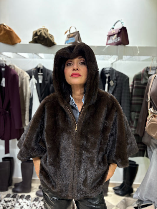 Eco pelliccia con cappuccio e manica a 3/4