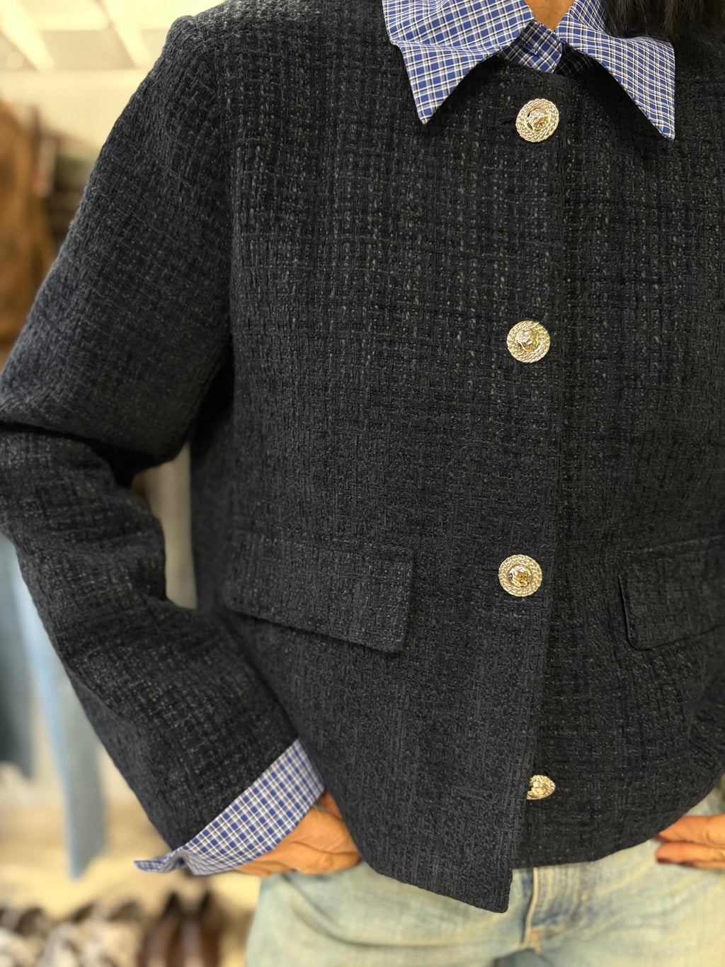 Giacca bouclé blu navy con colletto e dettaglio manica rimovibili