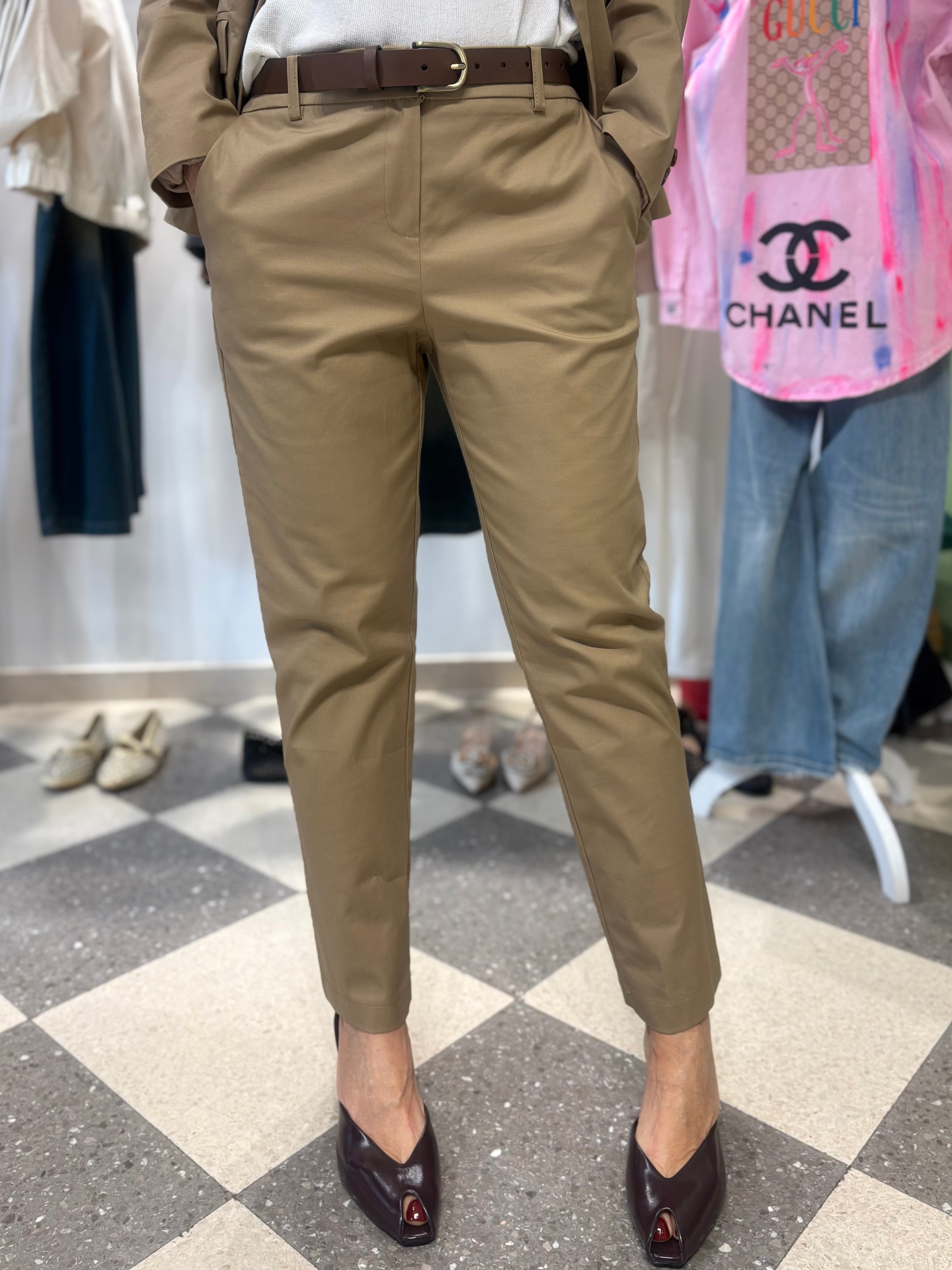 Pantalone gamba a sigaretta sabbia