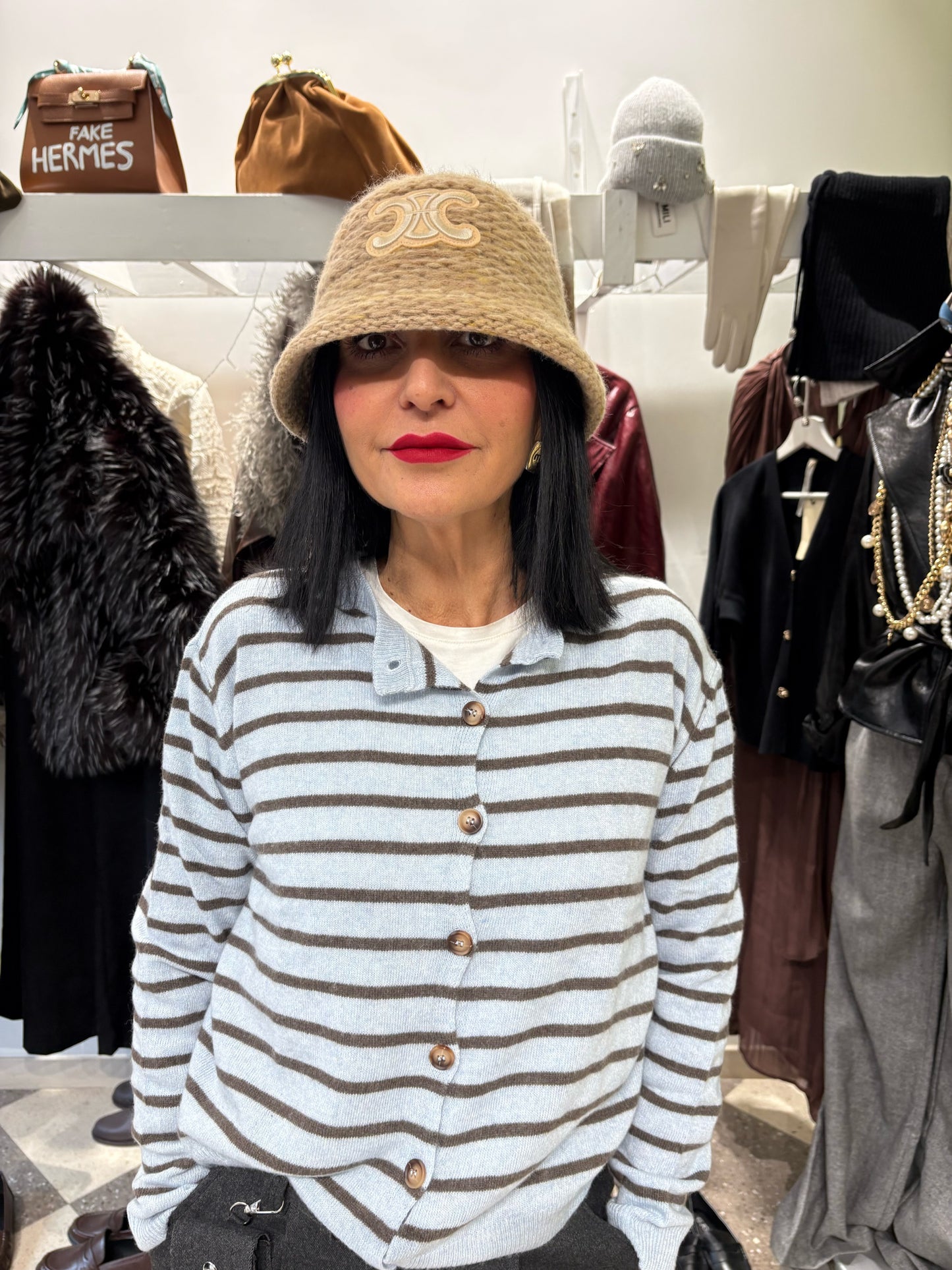 Cappellino in cashmere e viscosa