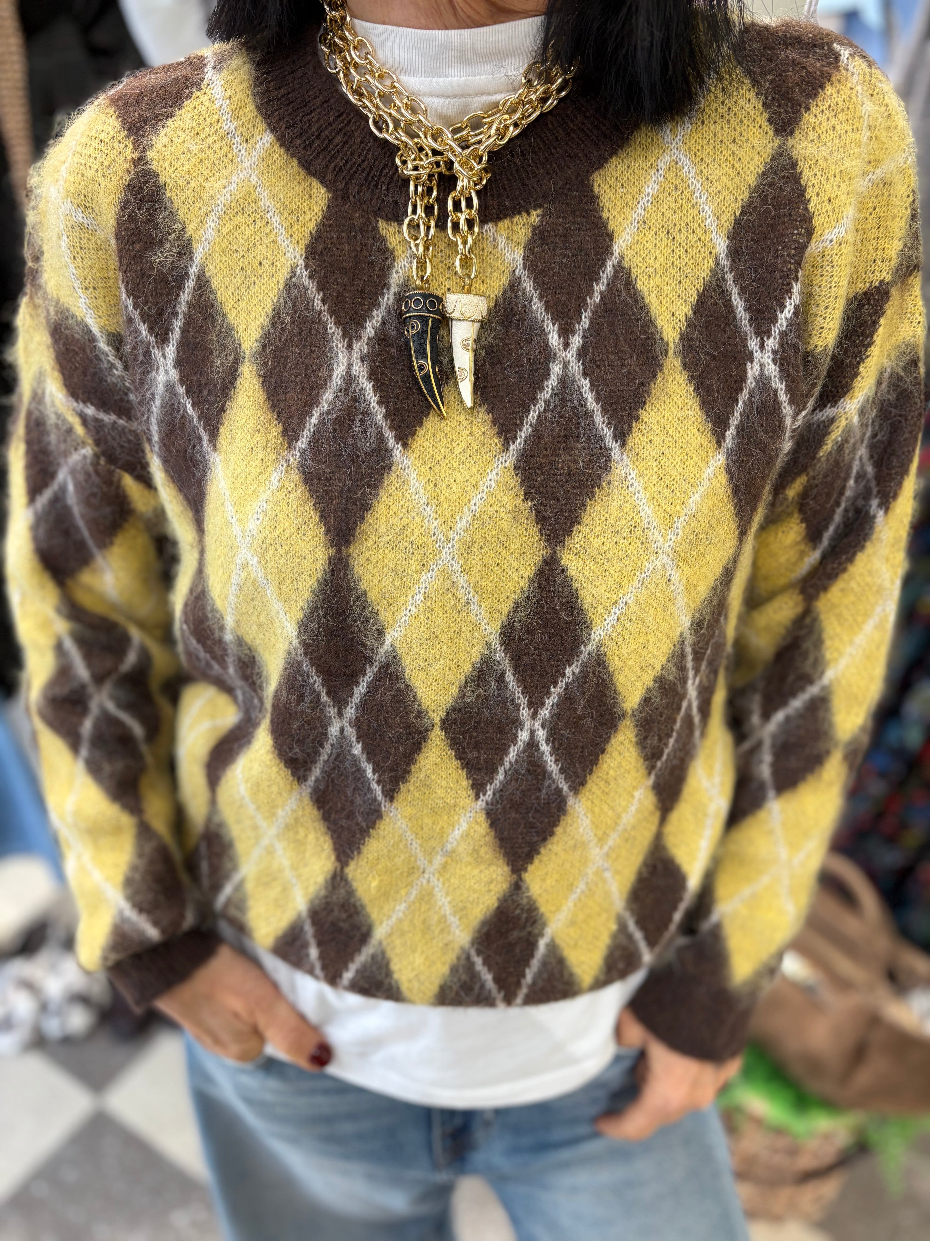 Maglione girocollo fluffy rombi giallo e marrone