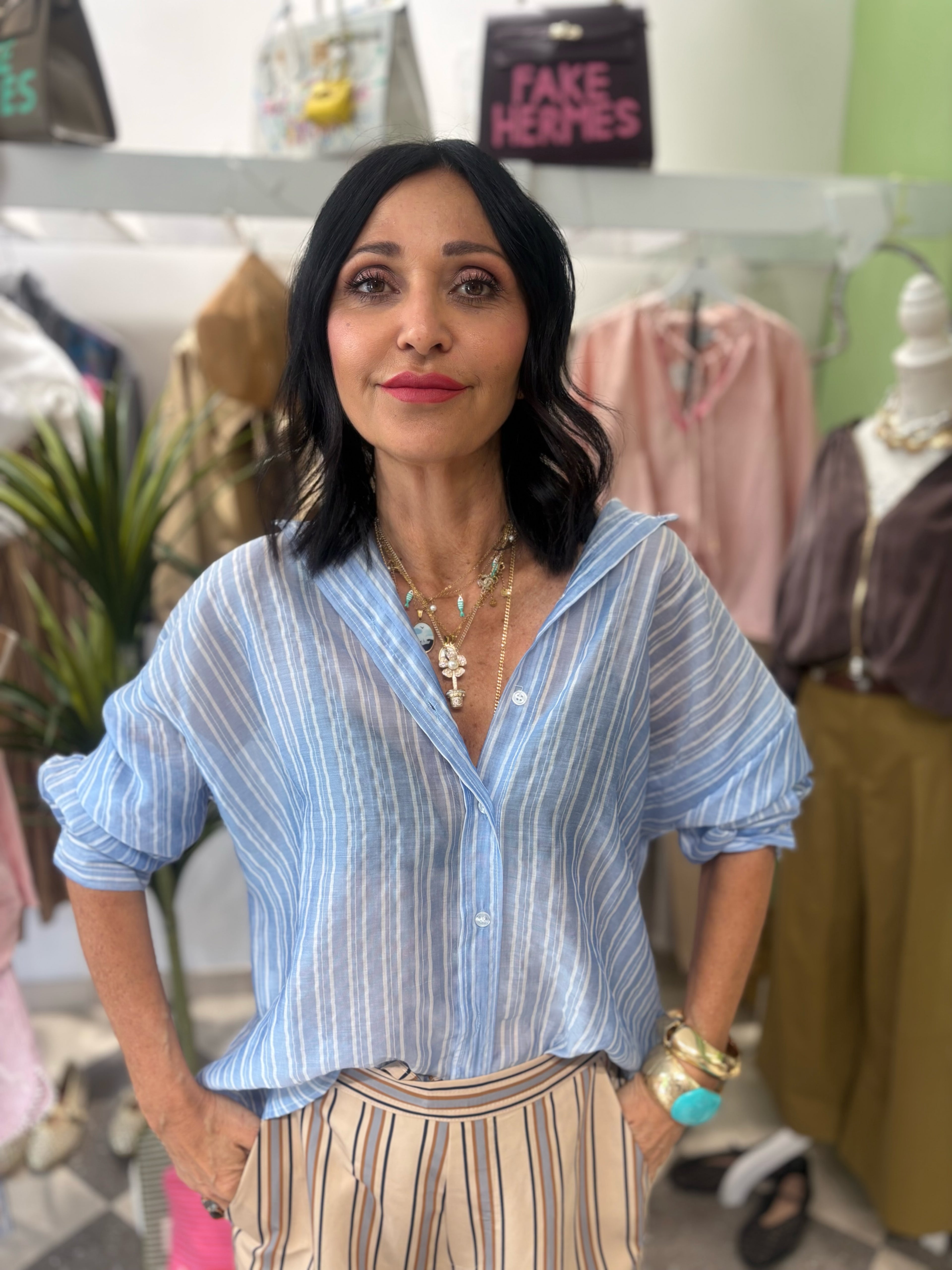 Camicia a righine fondo celeste