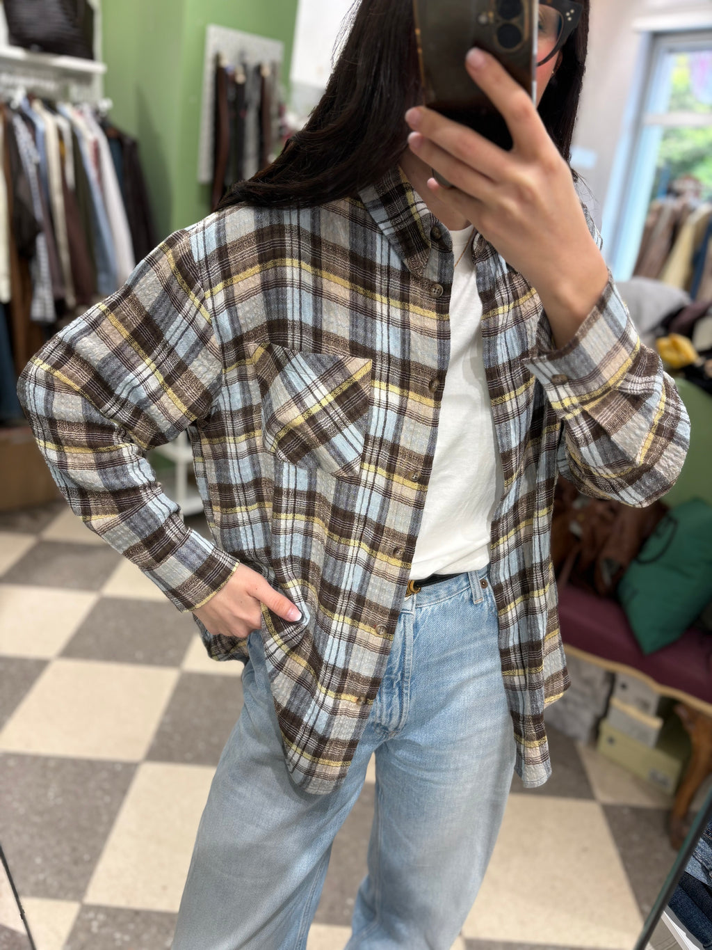 Camicia check sui toni del celeste, giallo e marrone