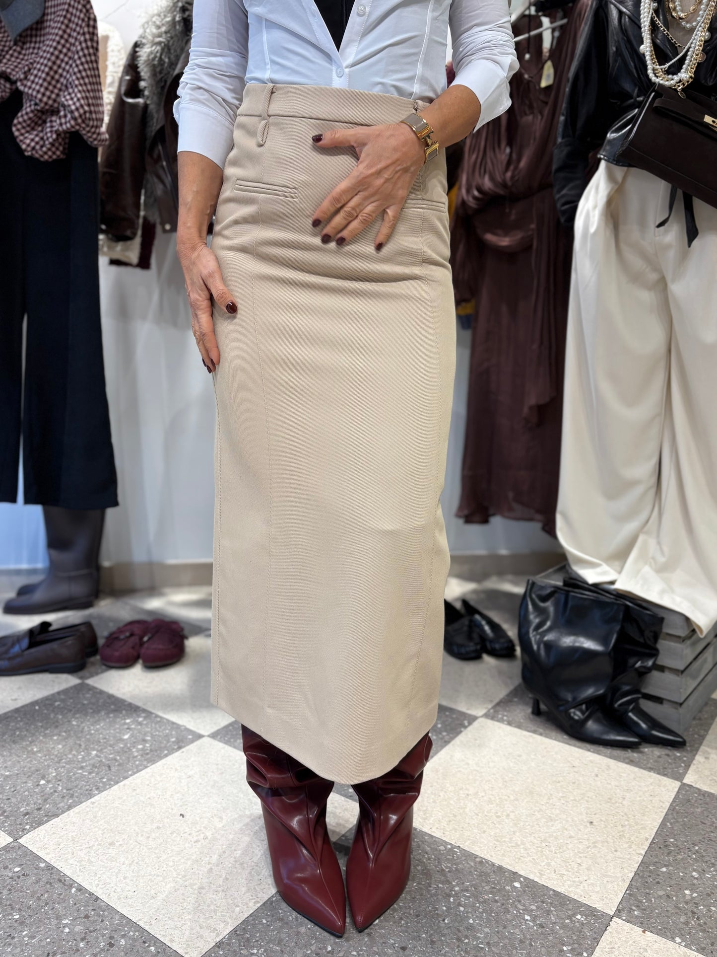 Gonna a matita sabbia