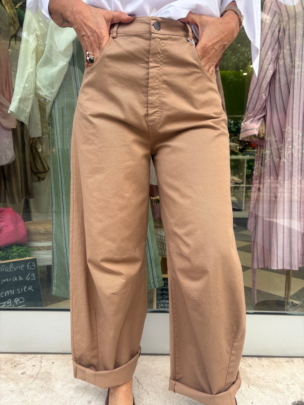 Pantalone barrel in cotone