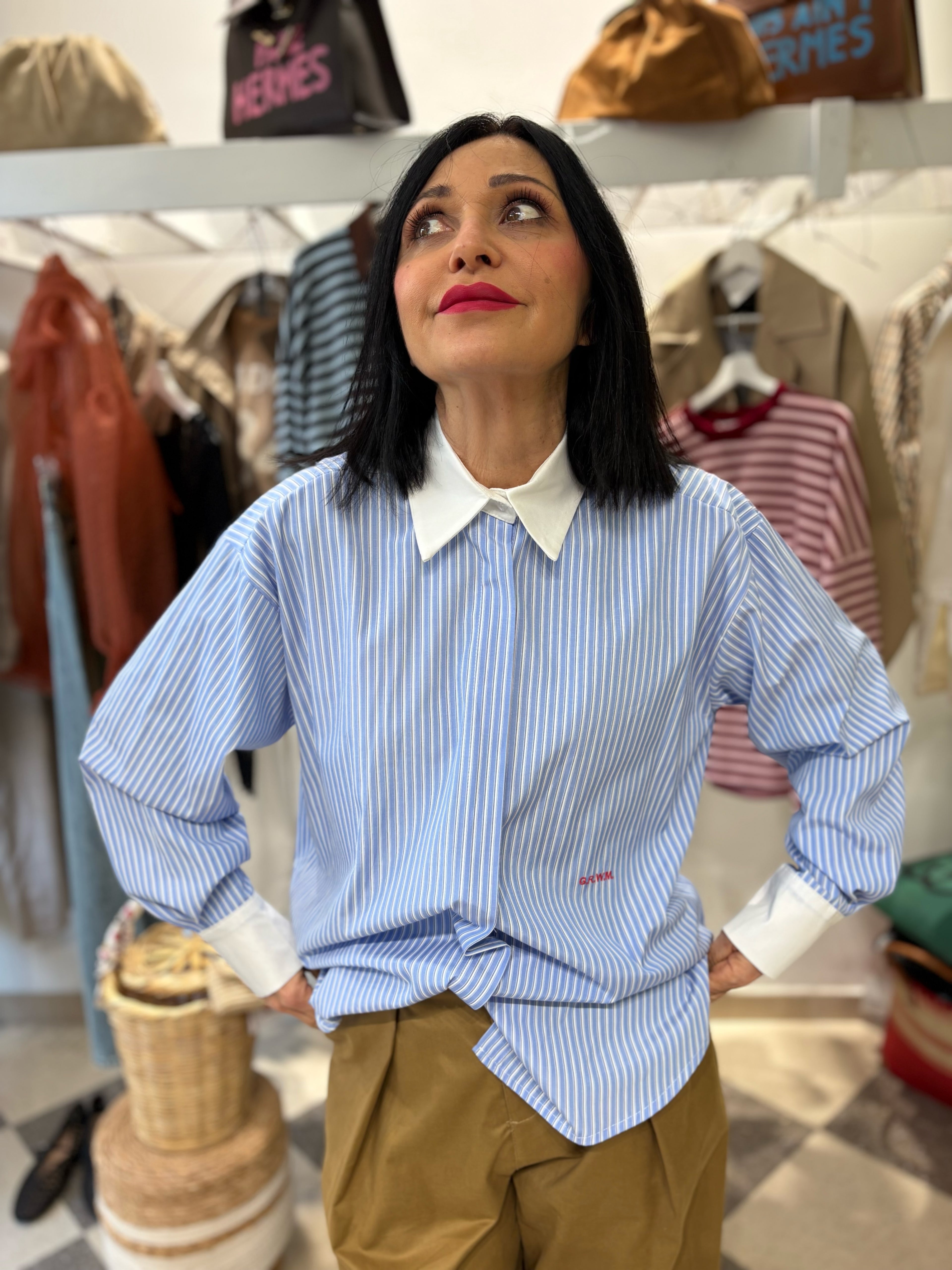 Camicia a righine fondo celeste