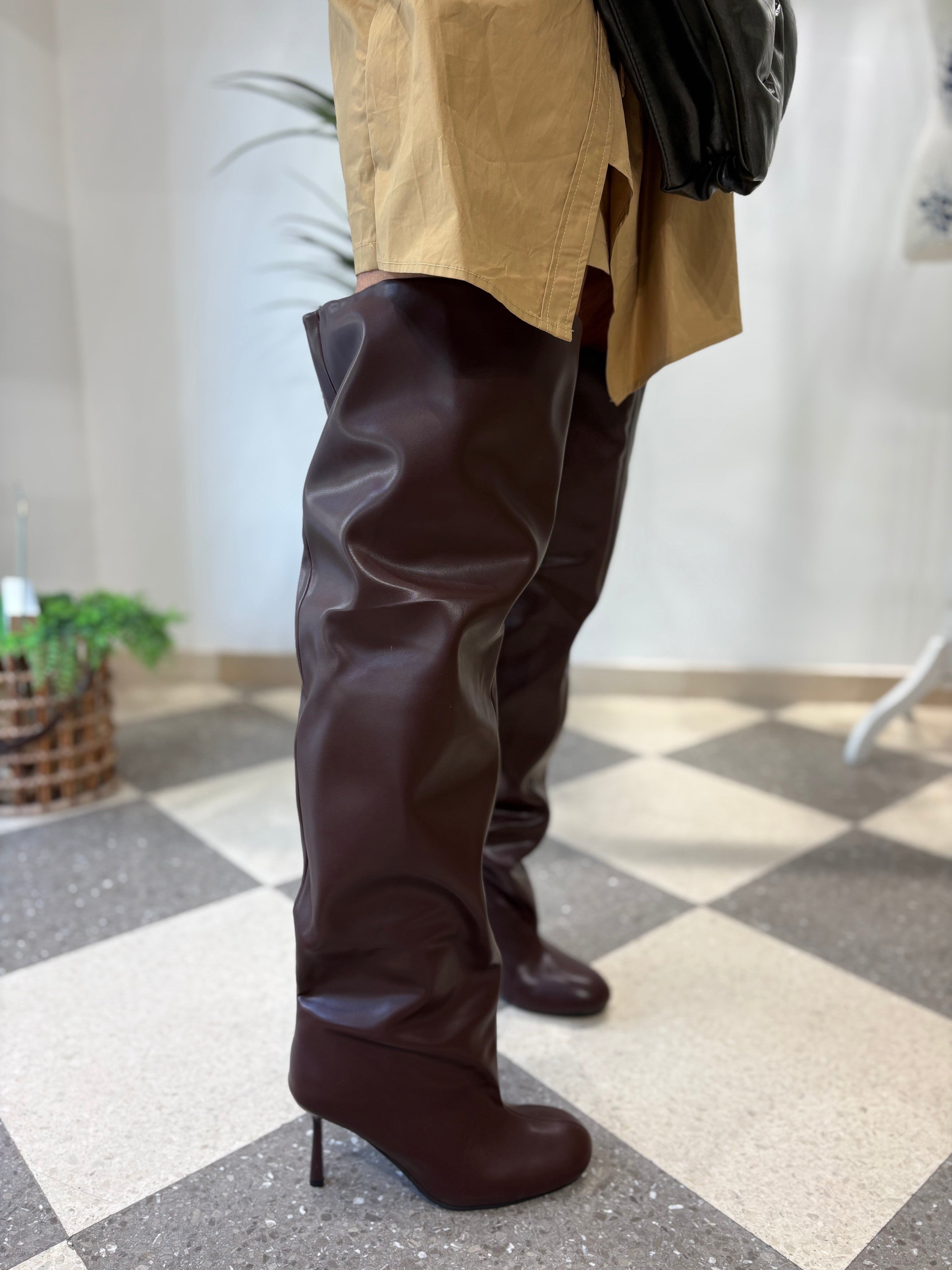 Stivale over the knee caffé