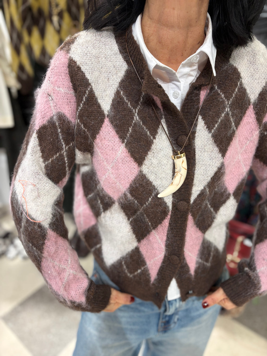 Collana con corno in resina