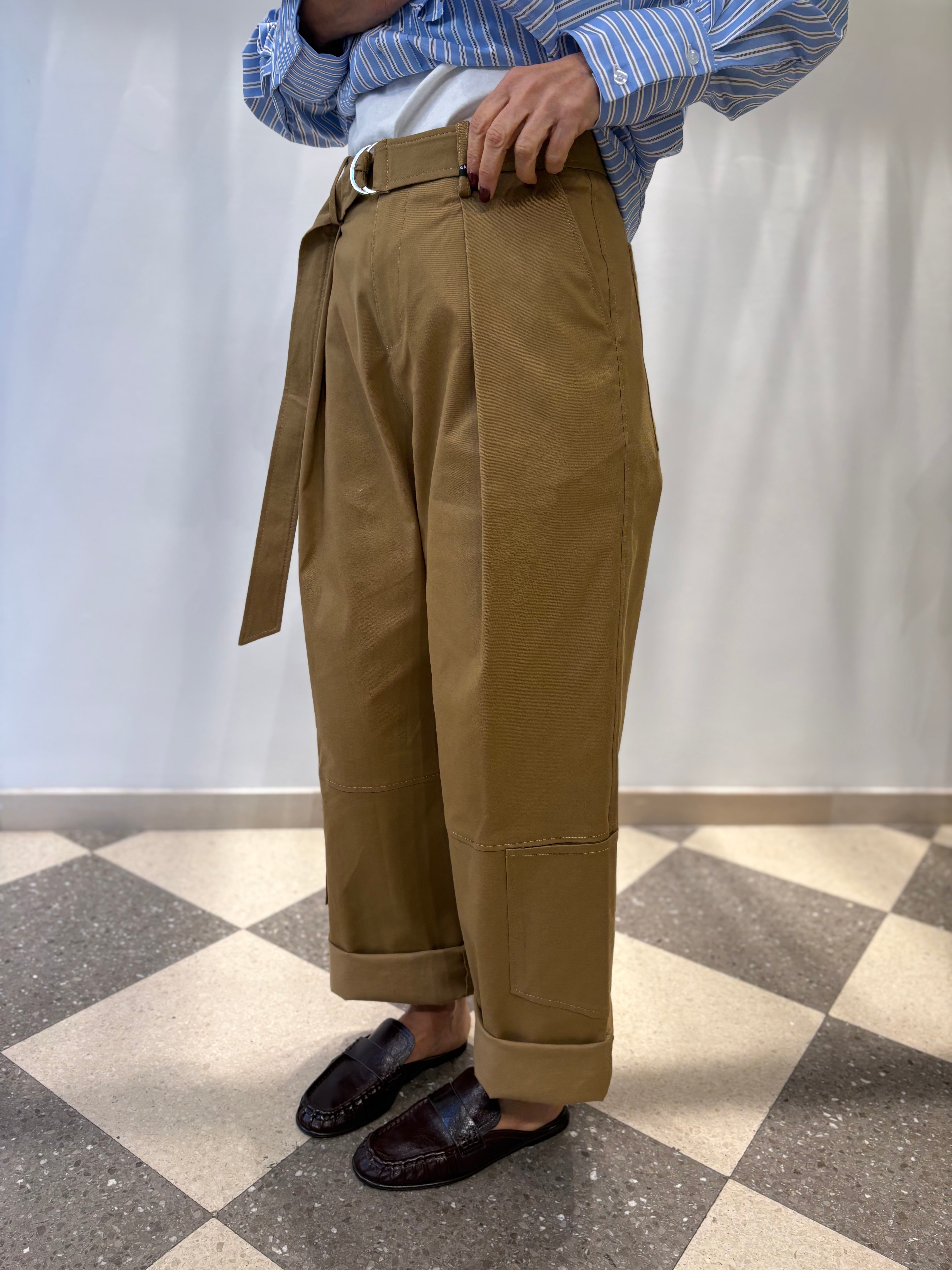 Pantalone modello cargo olio