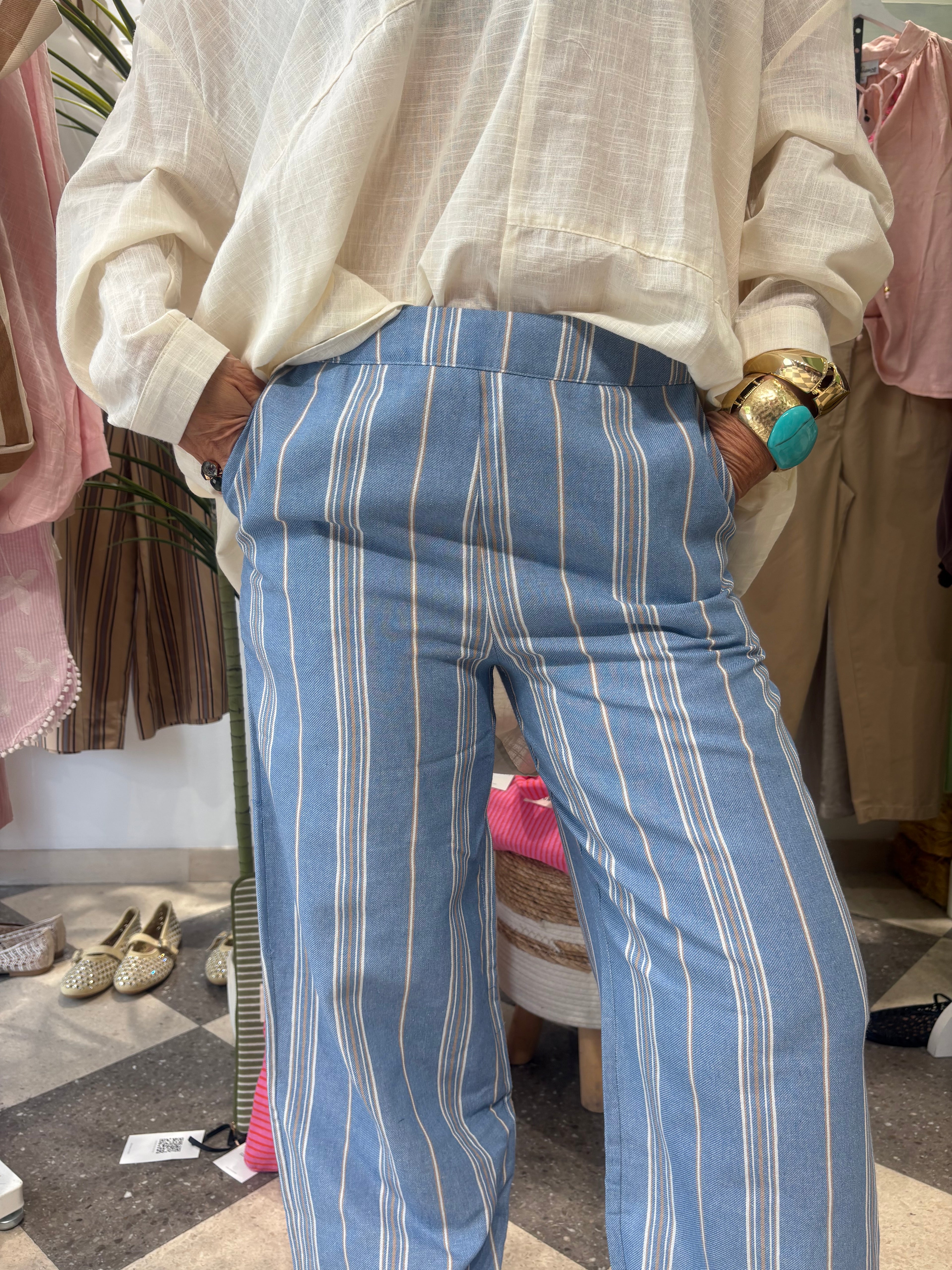 Pantalone gamba dritta righe celesti