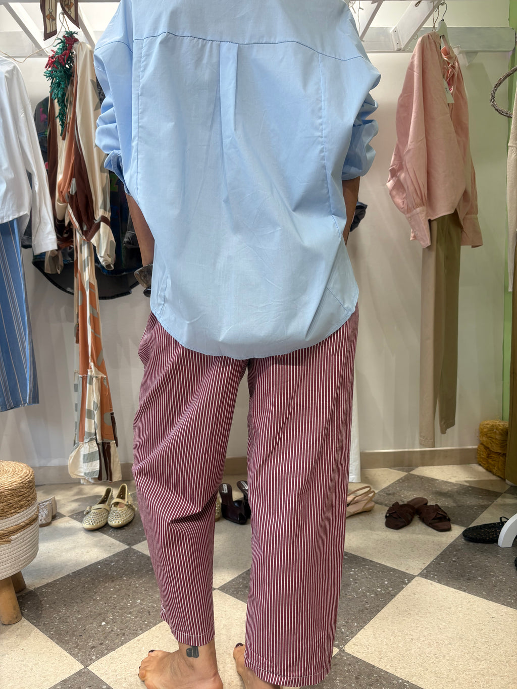 Pantalone gamba dritta con elastico in vita - micro righe rosse