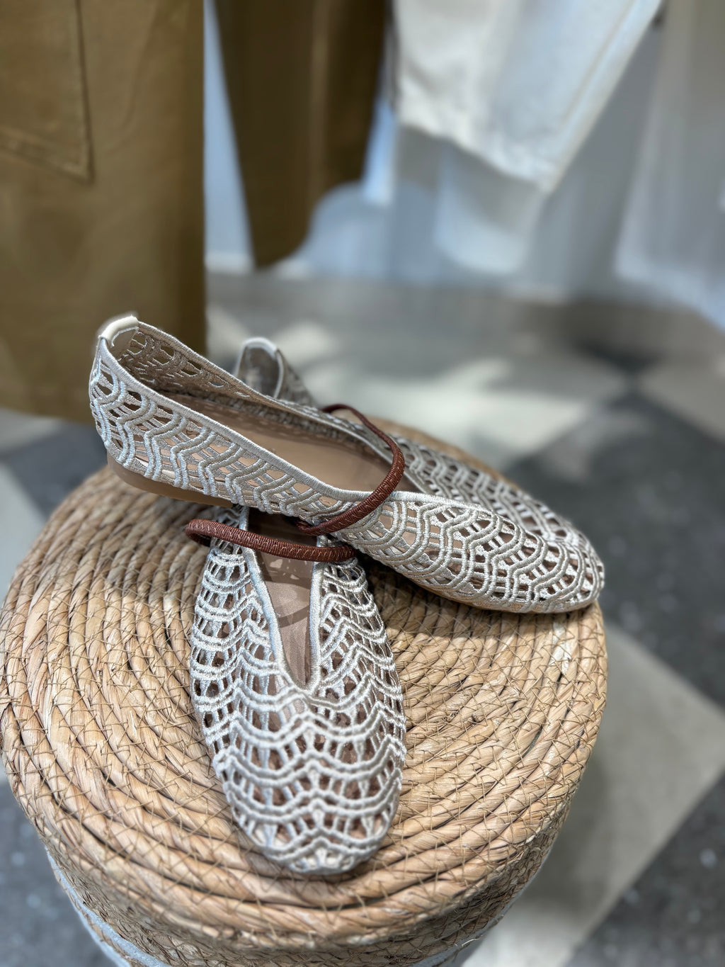 Ballerina Traforata in Pizzo Crochet Beige con Dettaglio Cuoio