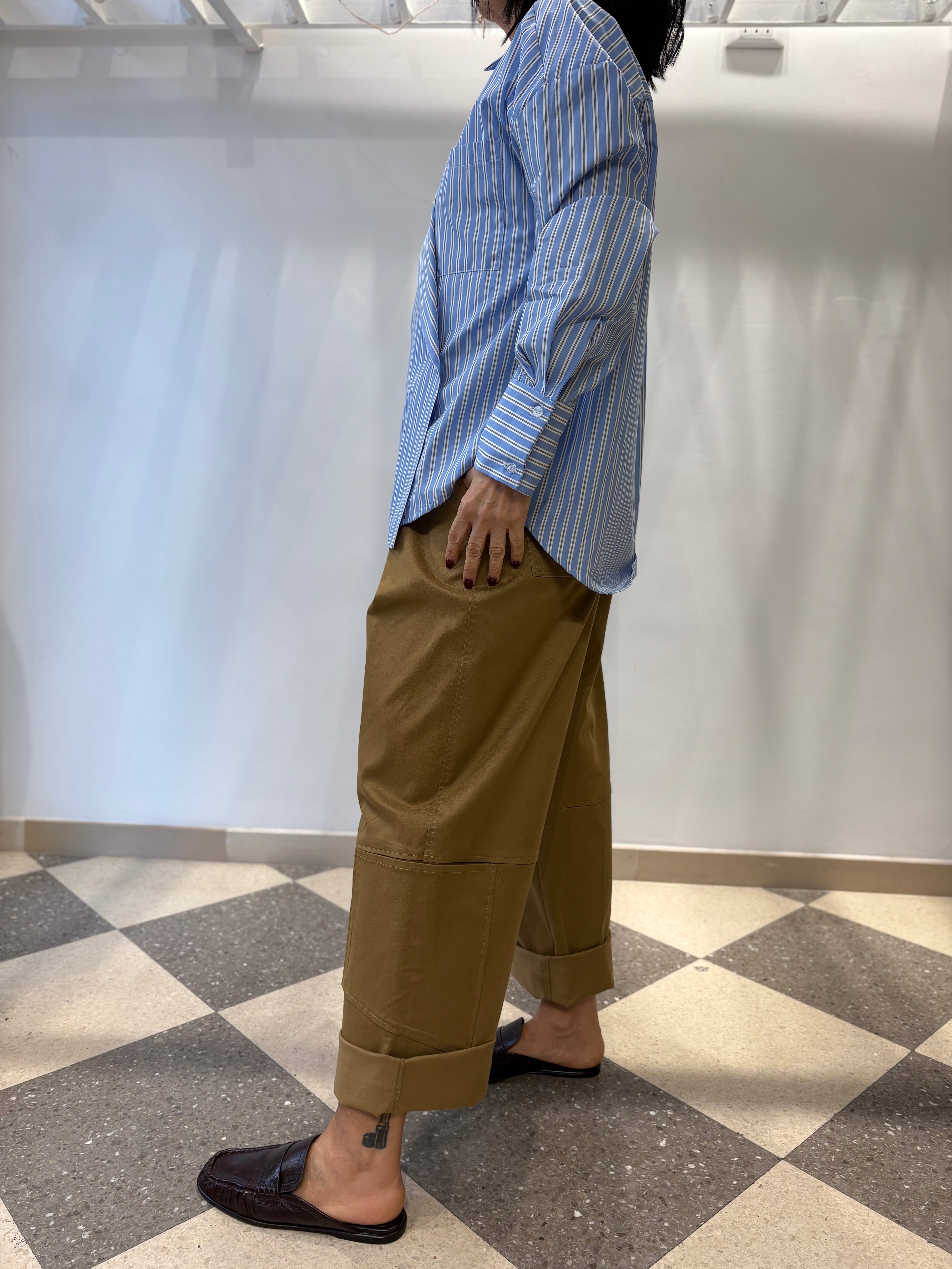 Pantalone modello cargo olio