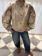 Motel trench cropped con dettaglio maniche a sbuffo