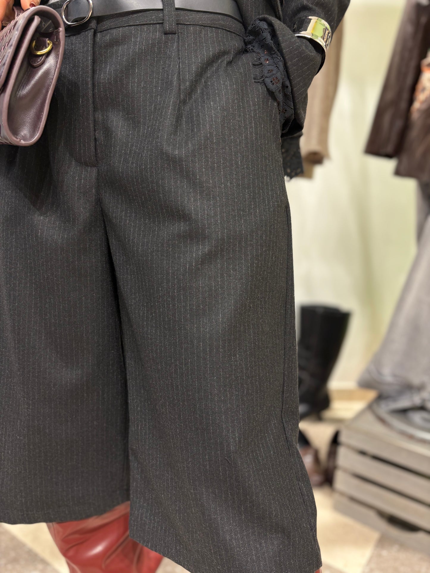 Motel Bermuda gessato grigio scuro