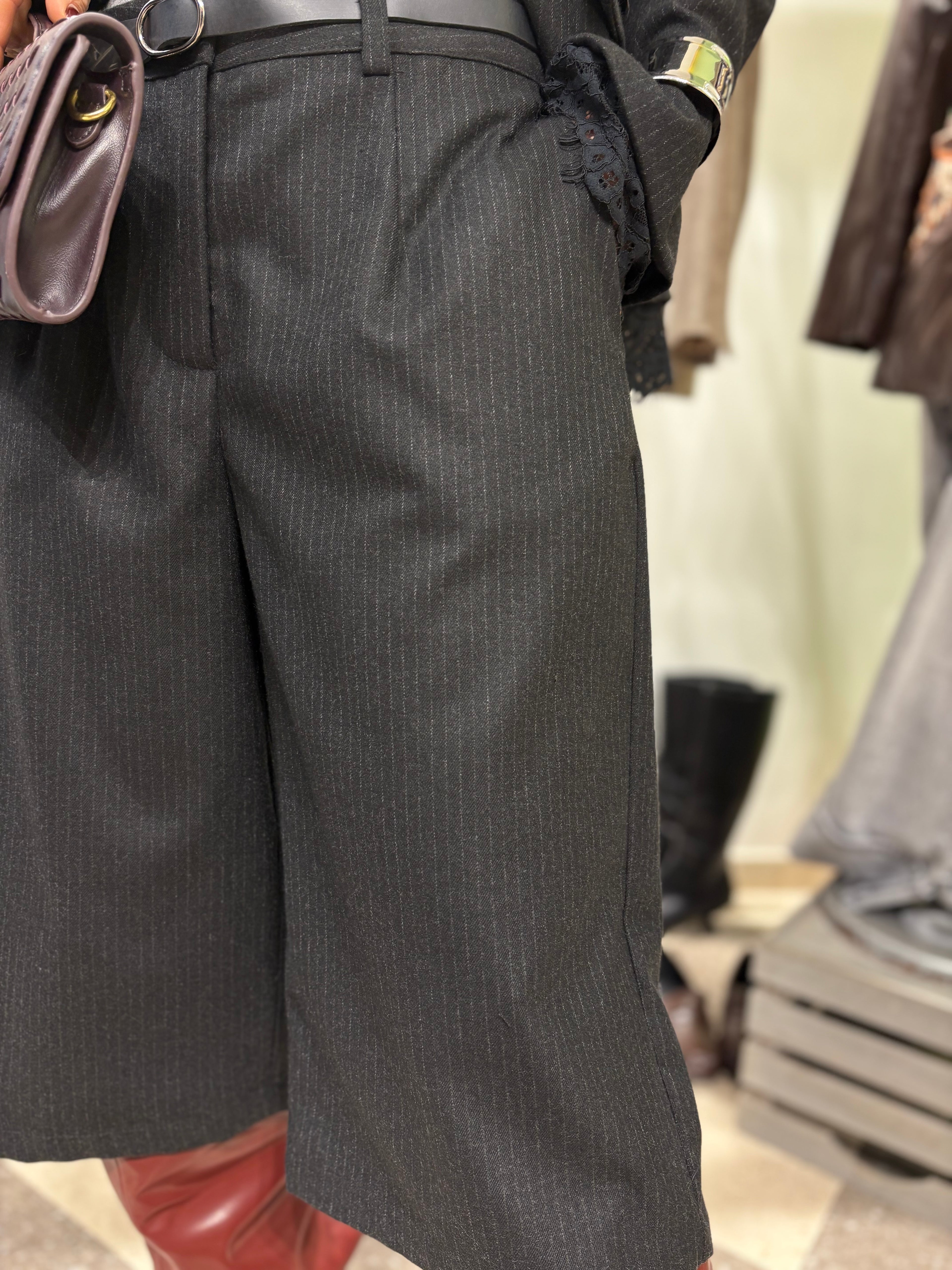 Motel Bermuda gessato grigio scuro