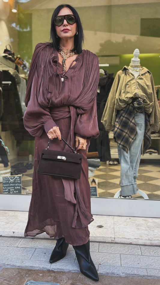 Abito con spalline imbottite