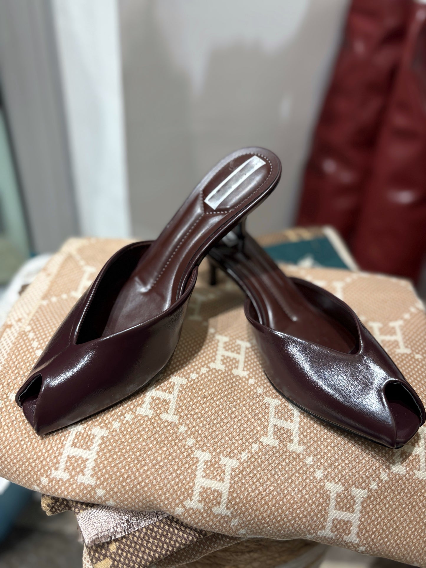 Mules a punta aperta