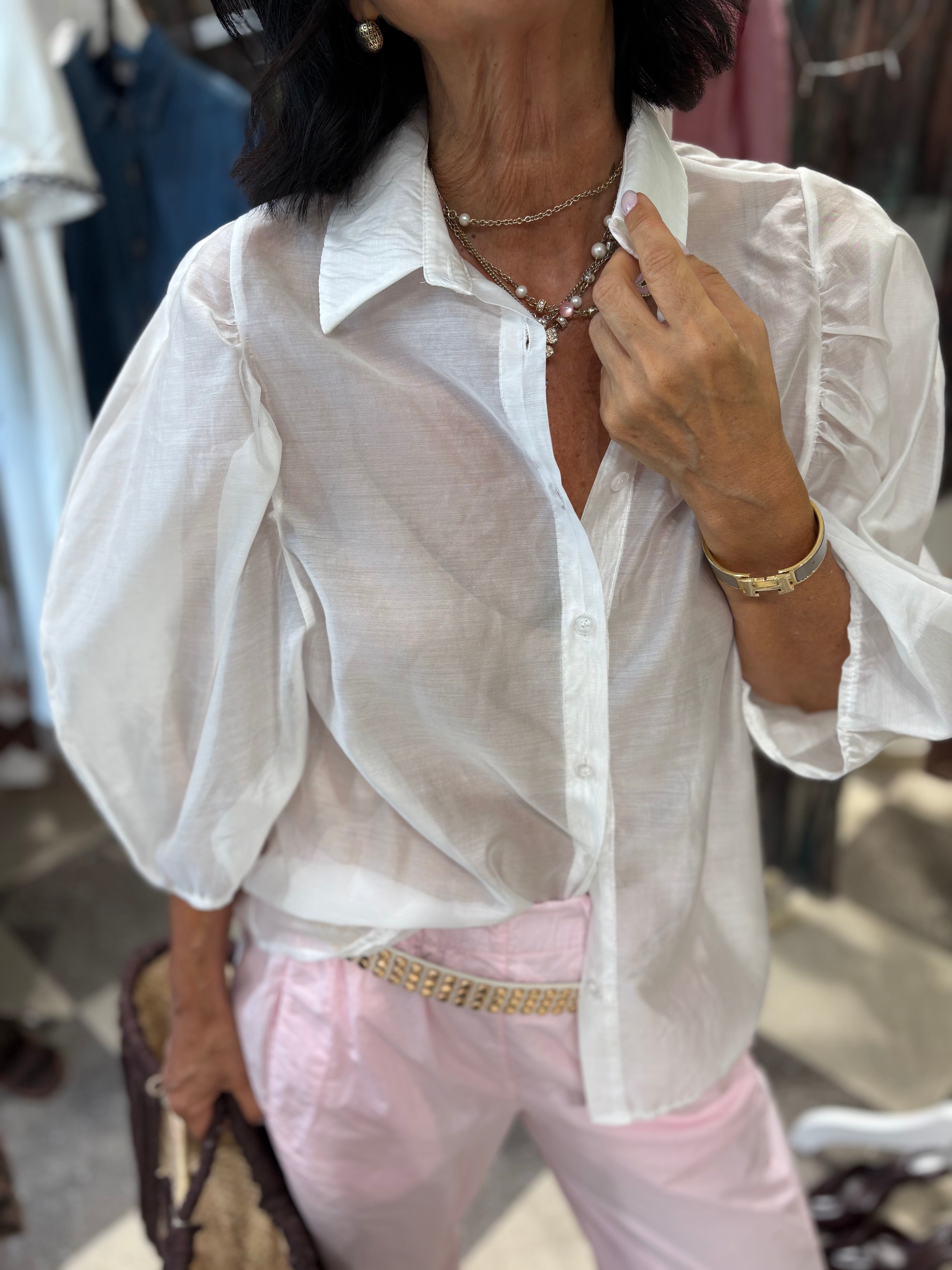 Camicia ultra light con maniche a sbuffo