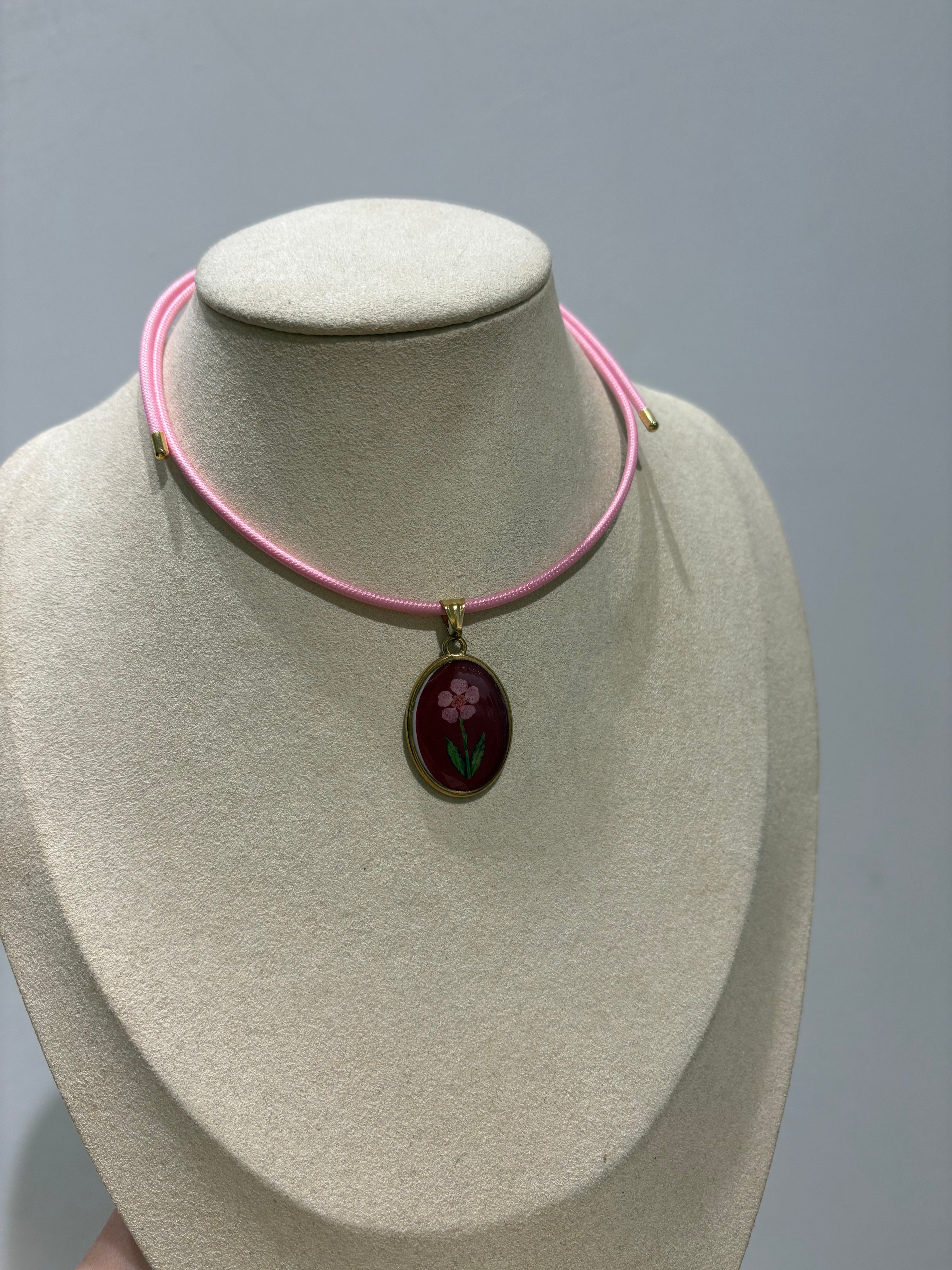 Chocker magnetico con charm fiore