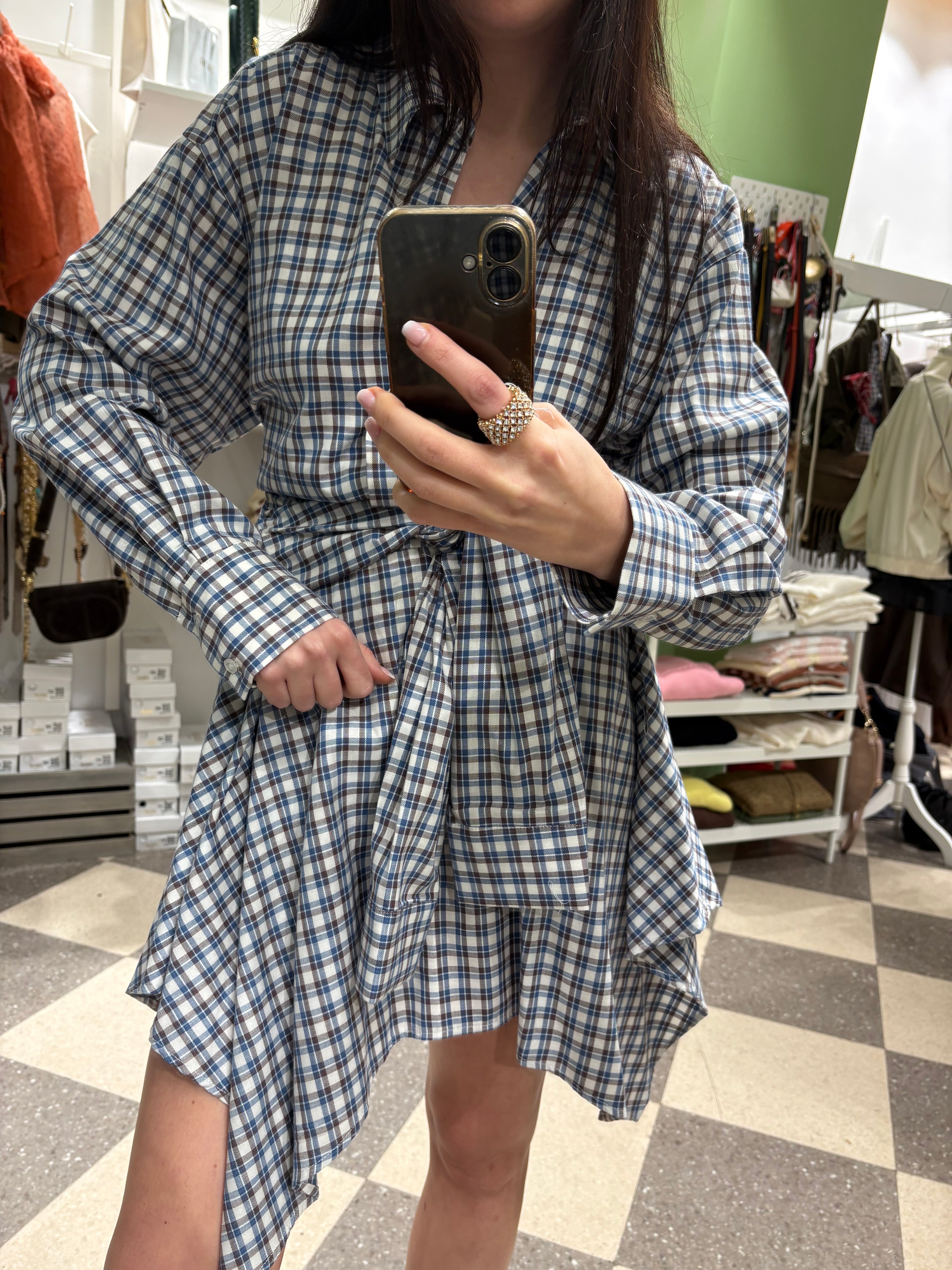 Coordinato camicia e gonna check con nodo