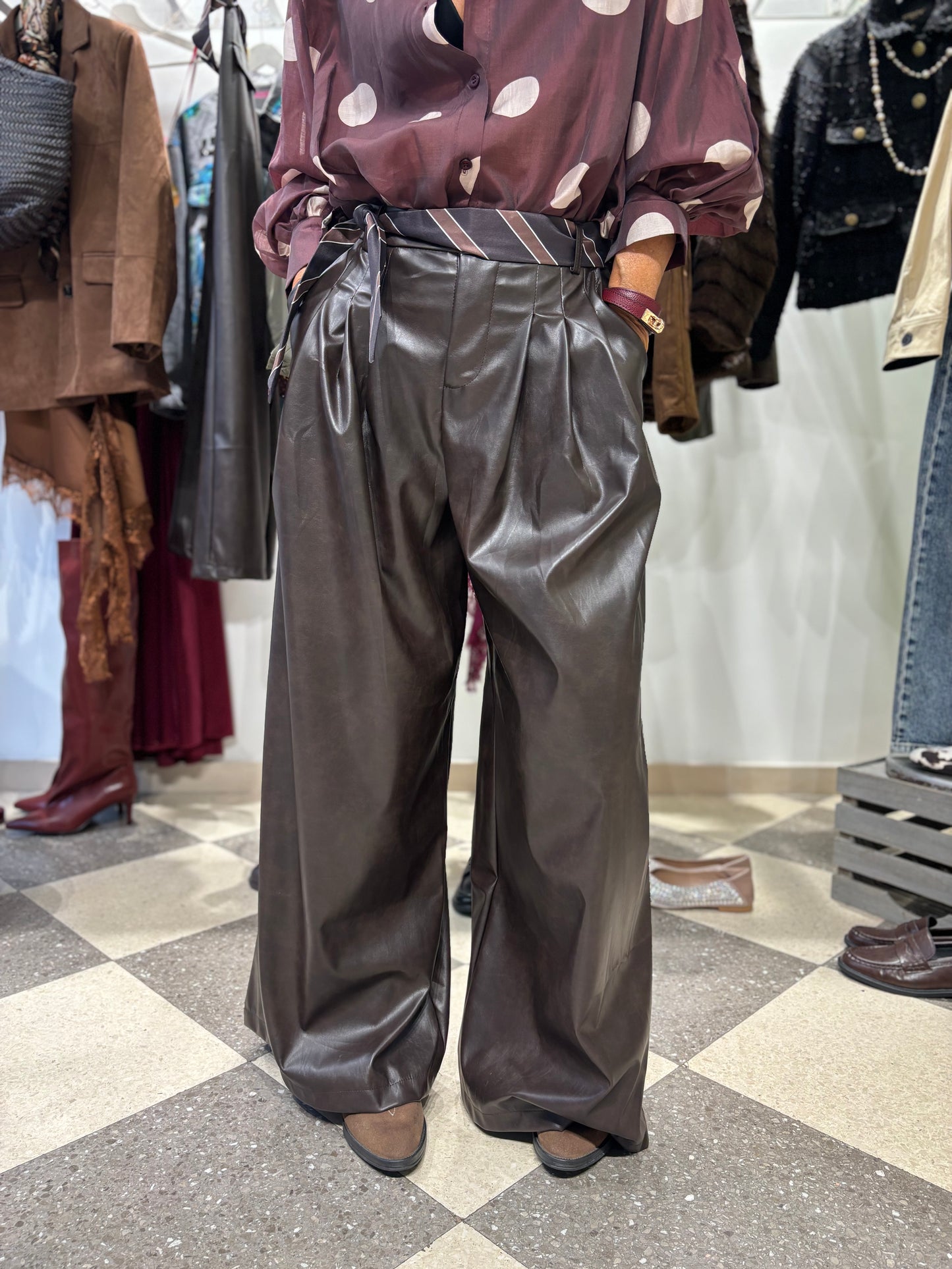 Pantalone palazzo in ecopelle cioccolato