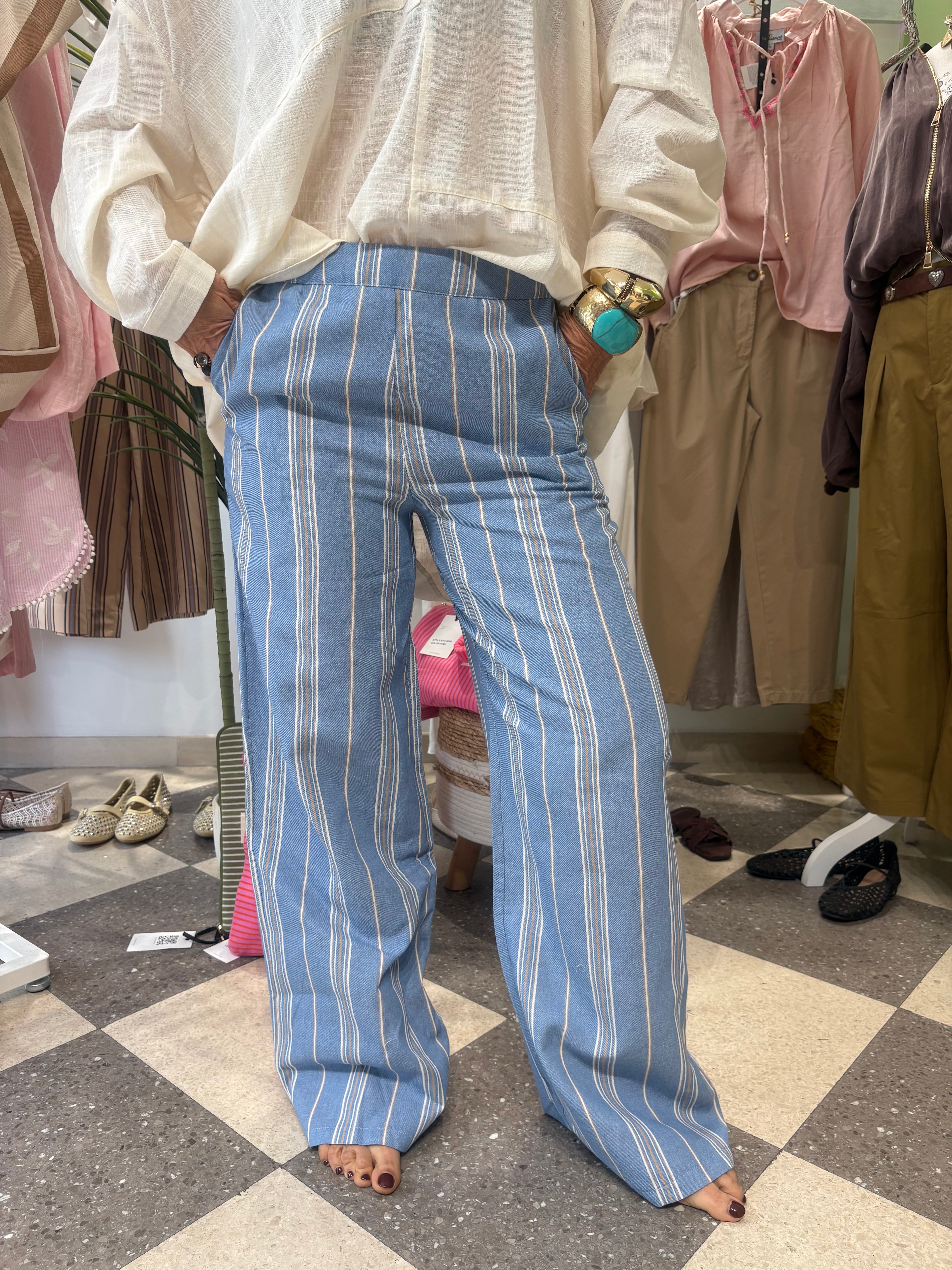 Pantalone gamba dritta righe celesti