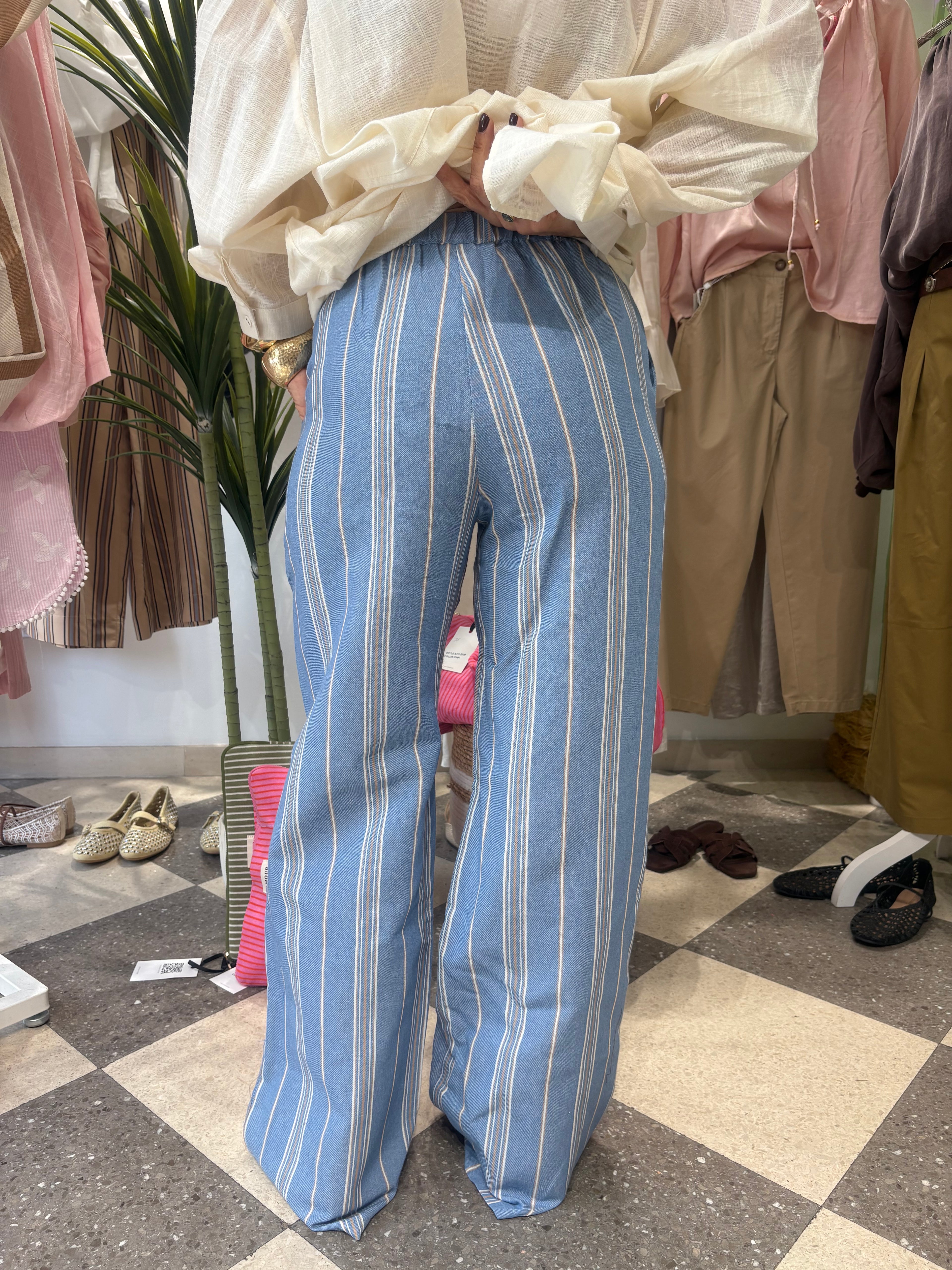 Pantalone gamba dritta righe celesti