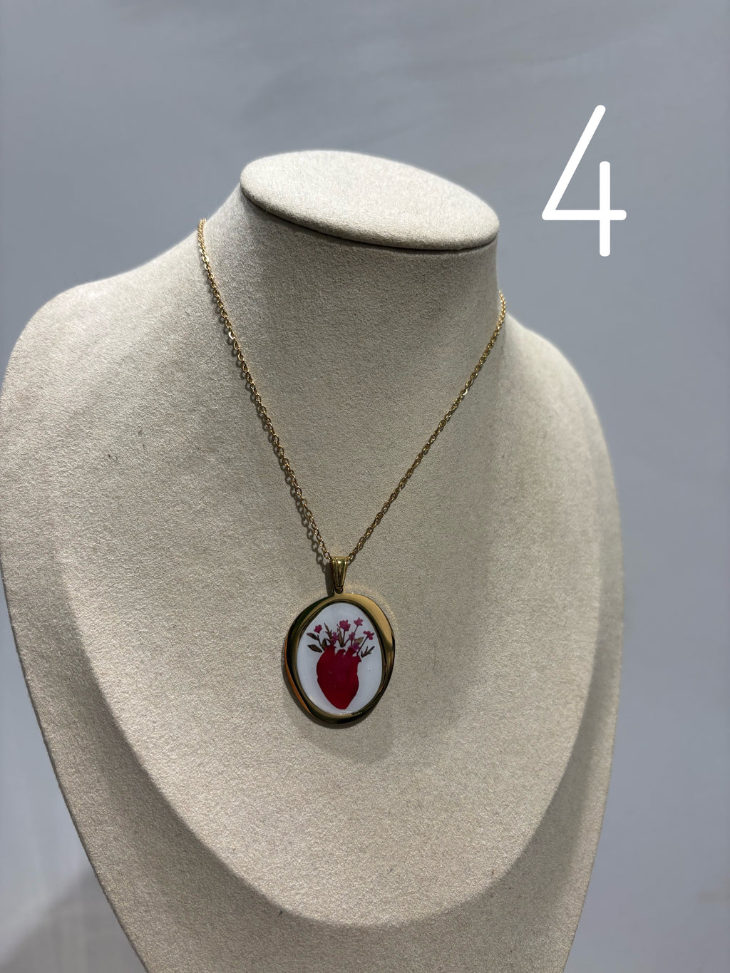 Collana con charm smaltato